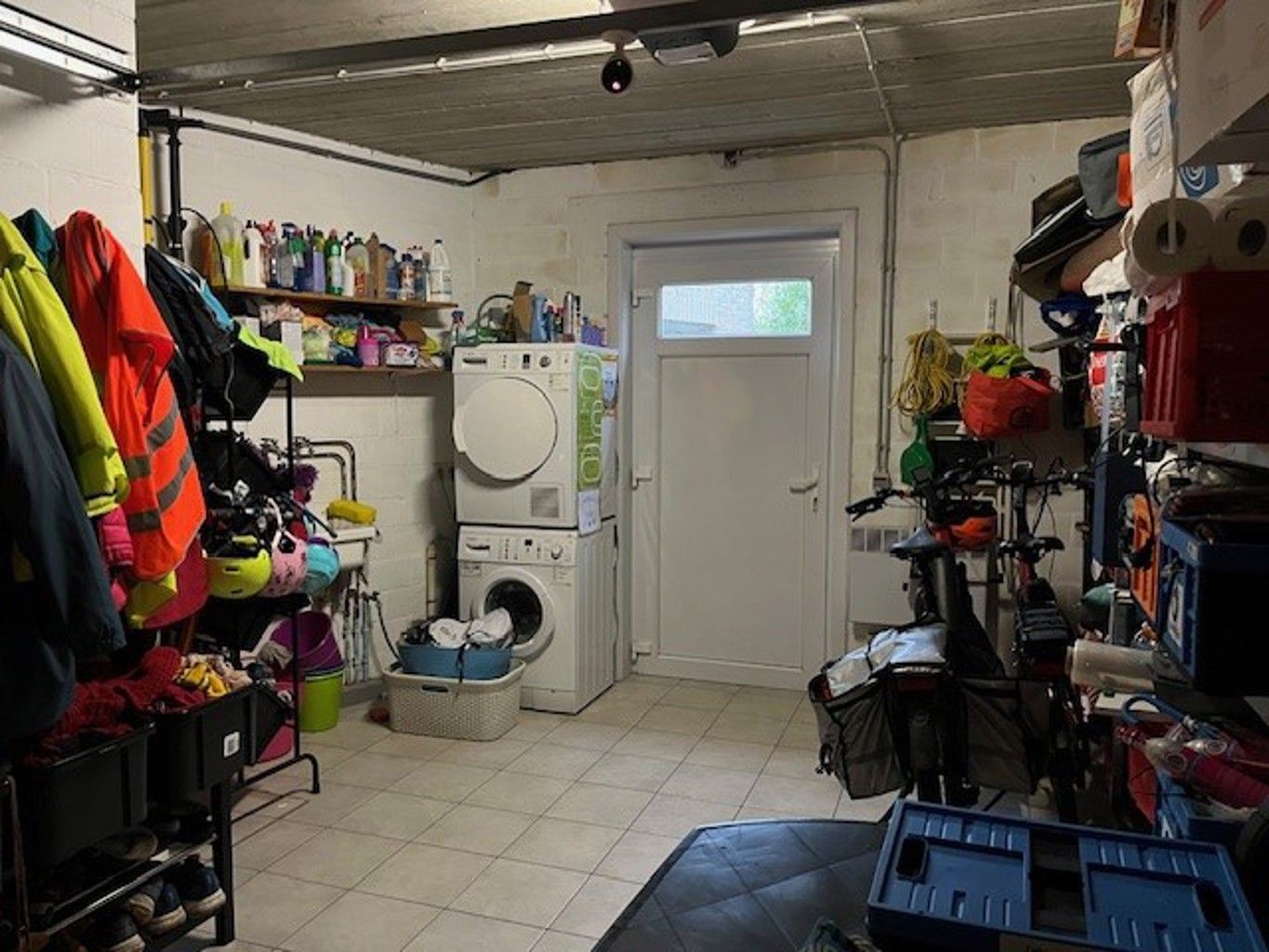 Ruime woning met 4 slaapkamers, tuin en garage in 'Sint Lucaswijk' te Ekeren.  foto 21