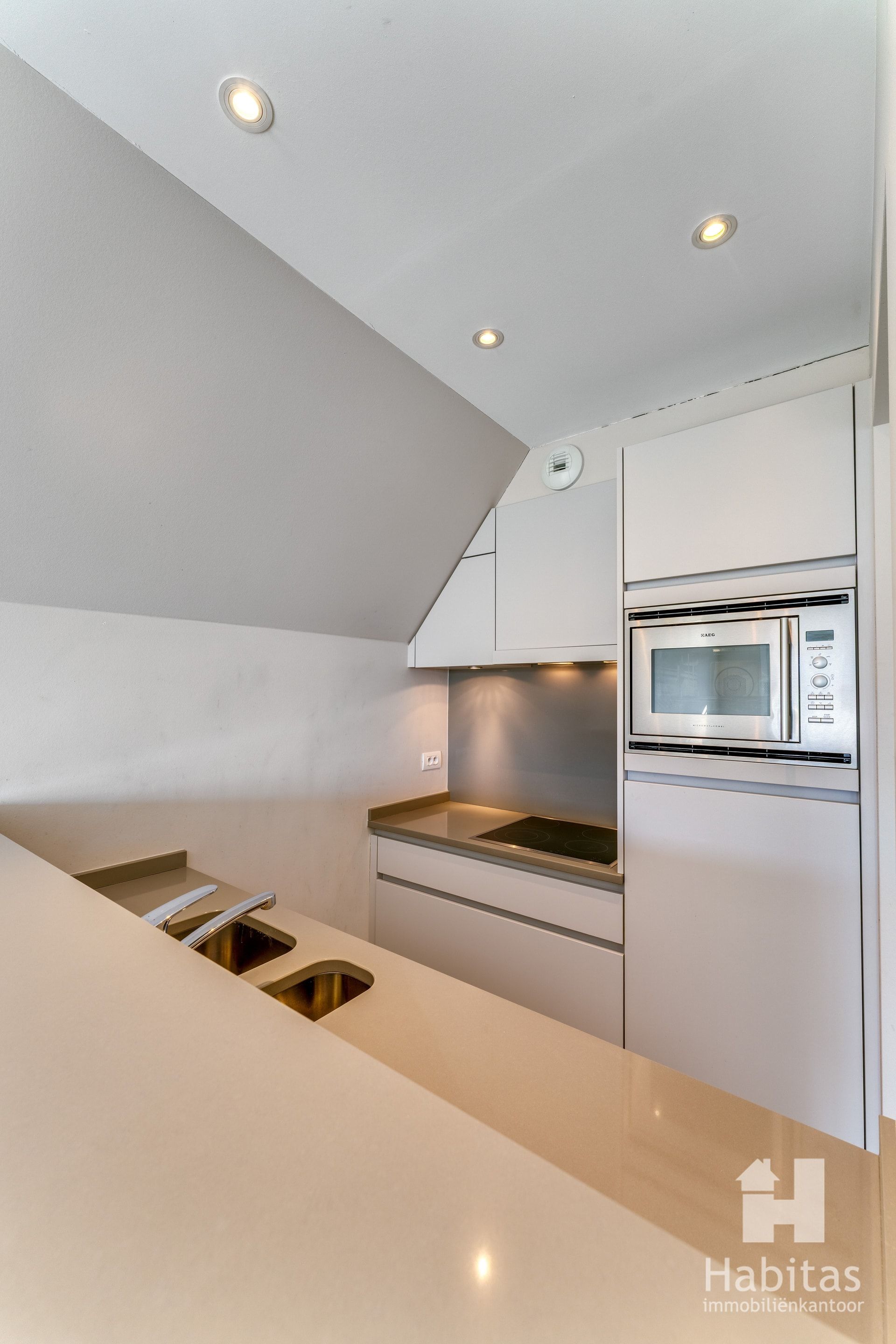 Prachtappartement met aangenaam weids en open uitzicht foto 7
