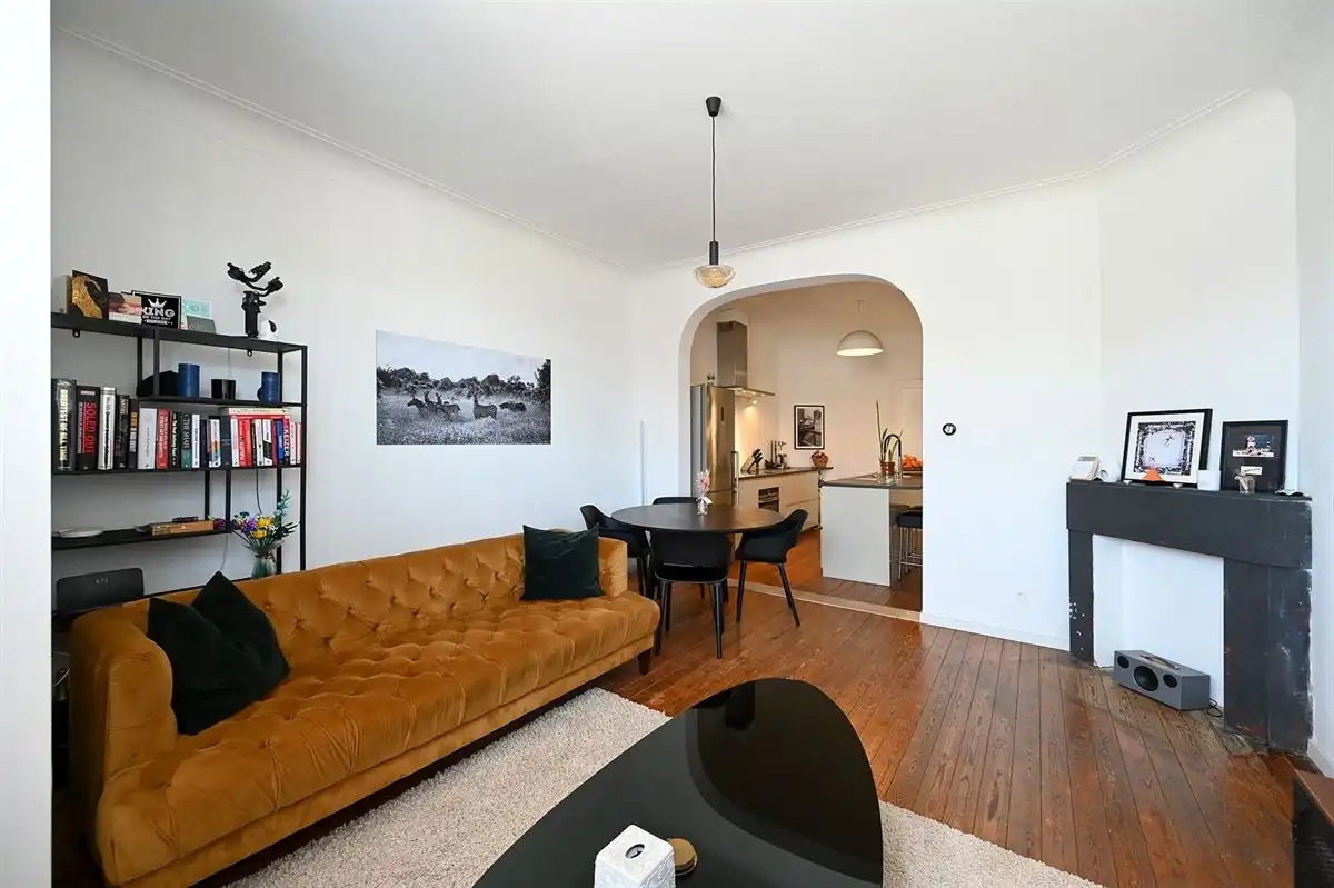 Superleuk appartement met ruime slaapkamer en apart bureel of dressing foto 2