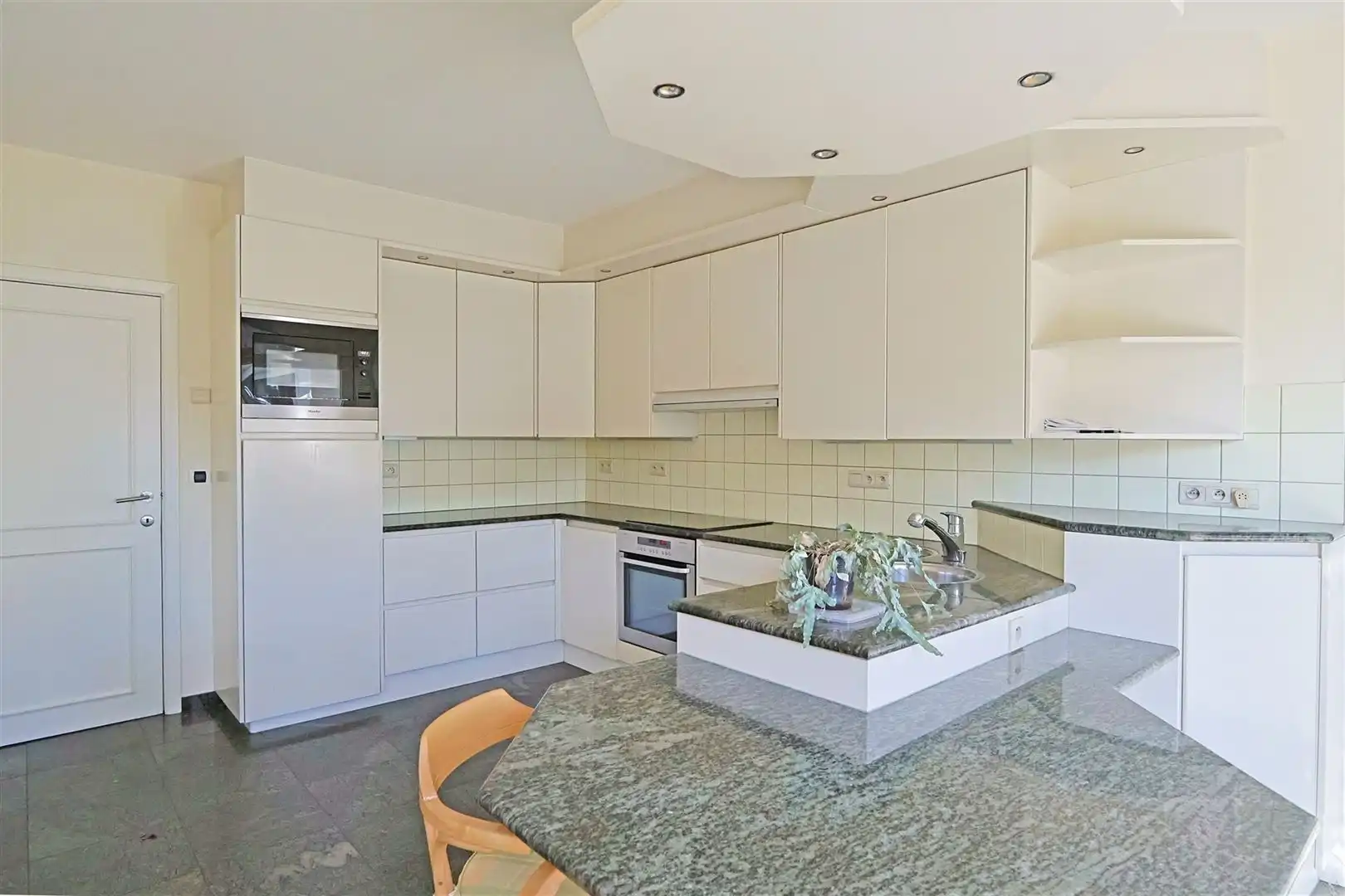 Tijdloze villa op goed bereikbare locatie foto 9