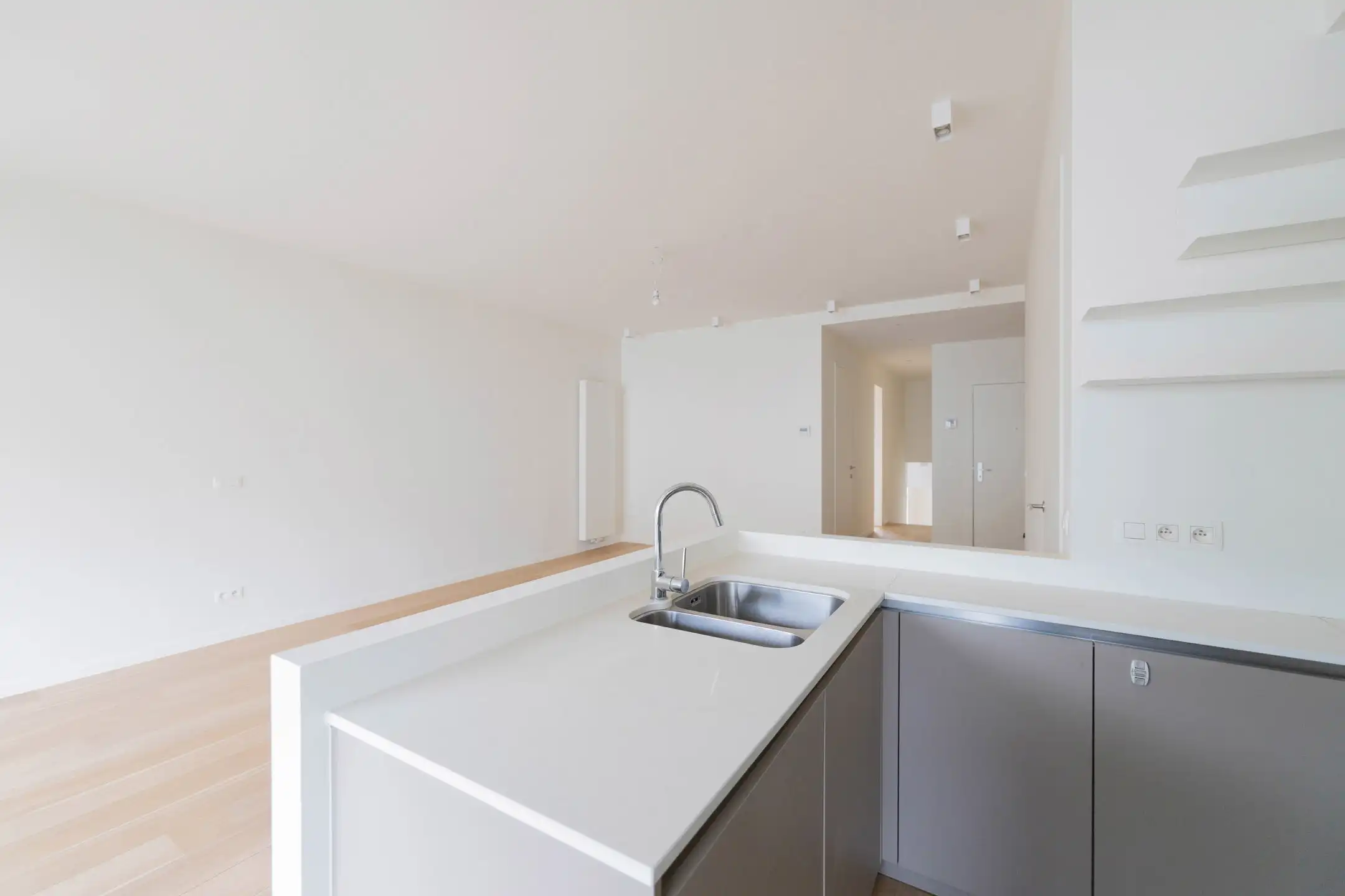 ANTWERPEN ZUID - Gezellig appartement met terras foto 2