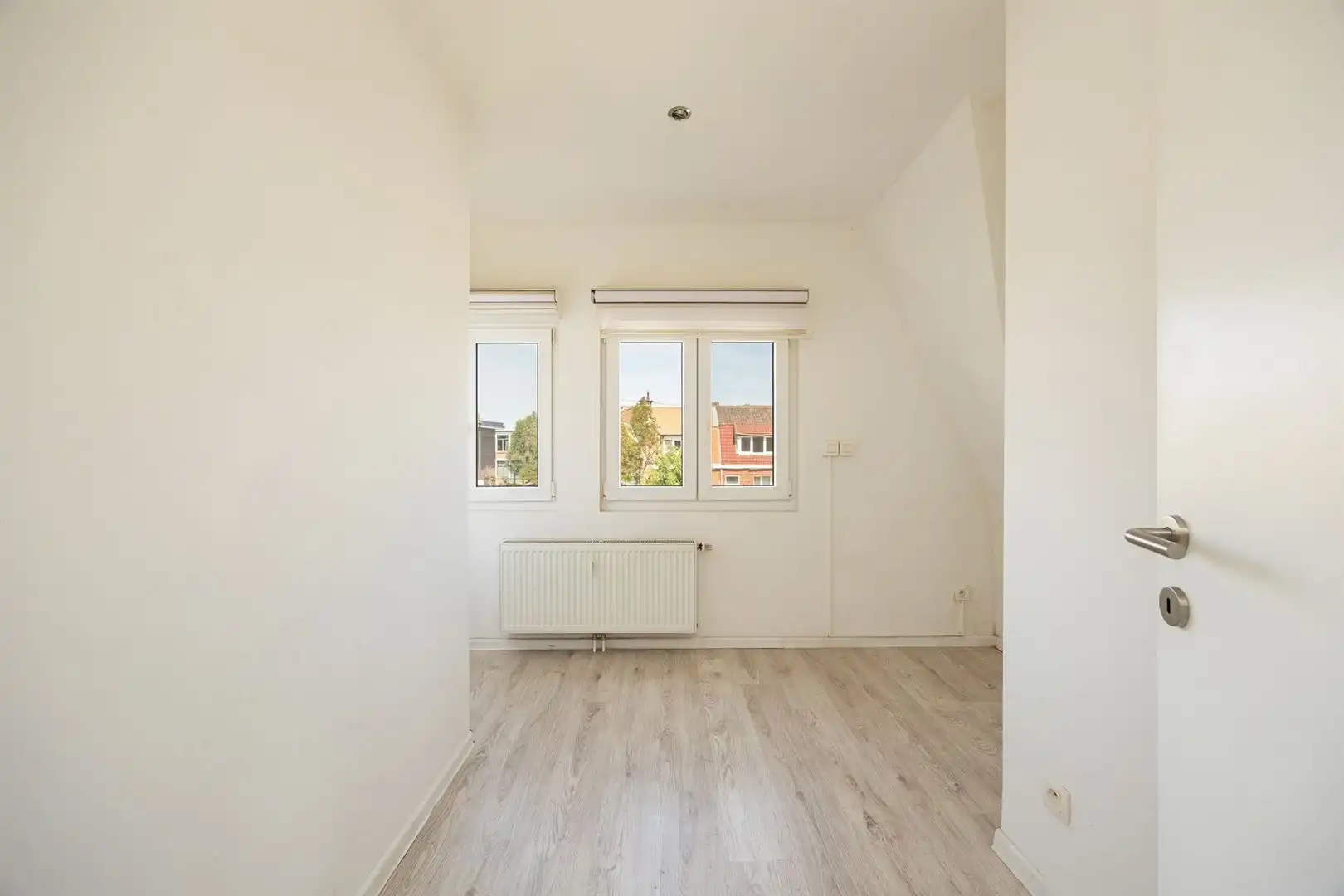 Op te frissen/te renoveren woning te Hoboken foto 9