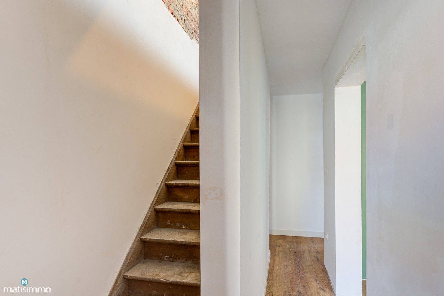 GROTENDEELS GERENOVEERDE GEZINSWONING MET ZUIDGERICHTE TUIN IN MILLEN foto 18