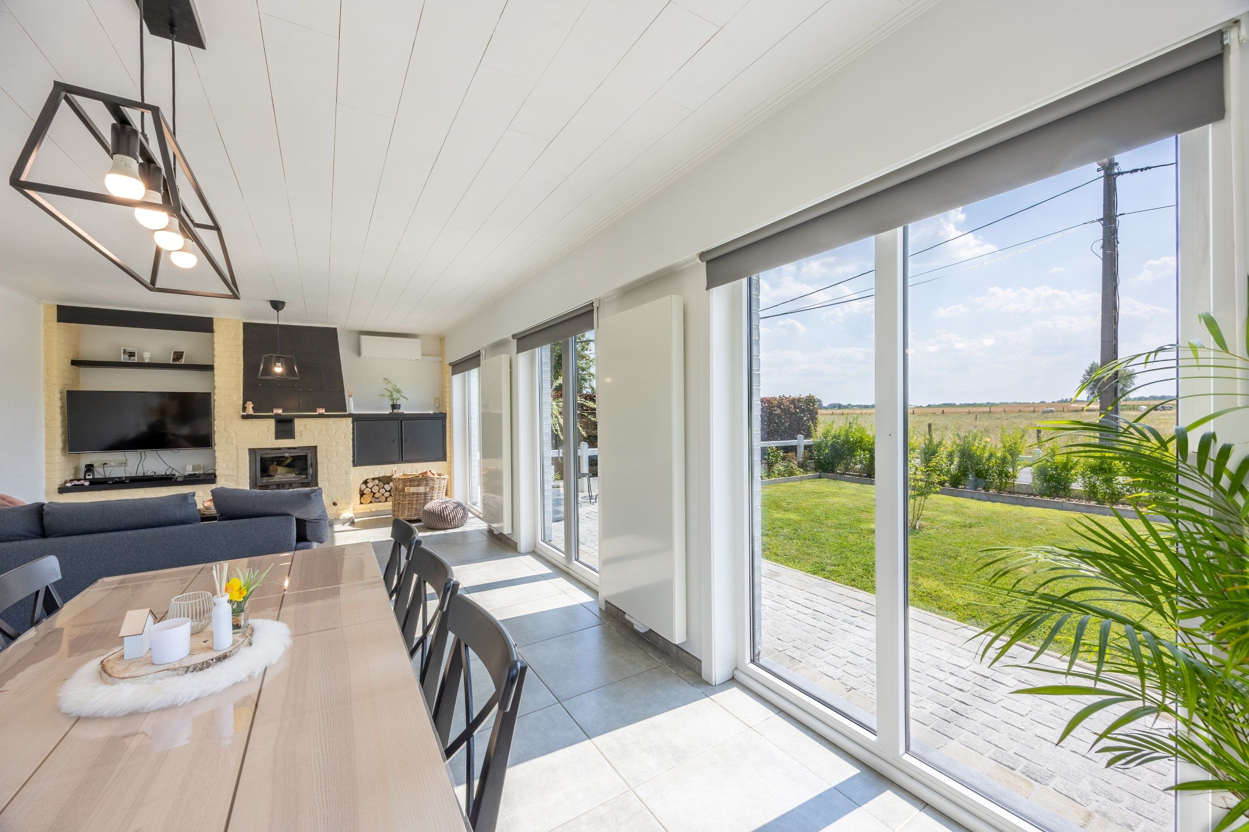 GERENOVEERDE HALFOPEN WONING OP LANDELIJKE TOPLOCATIE  foto 5
