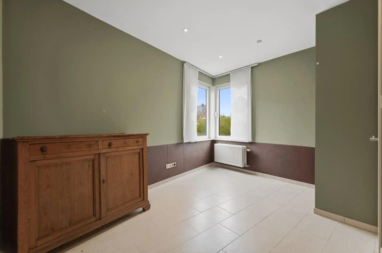 Instapklare OB (2006) met grote garage en 3 slpks foto 10