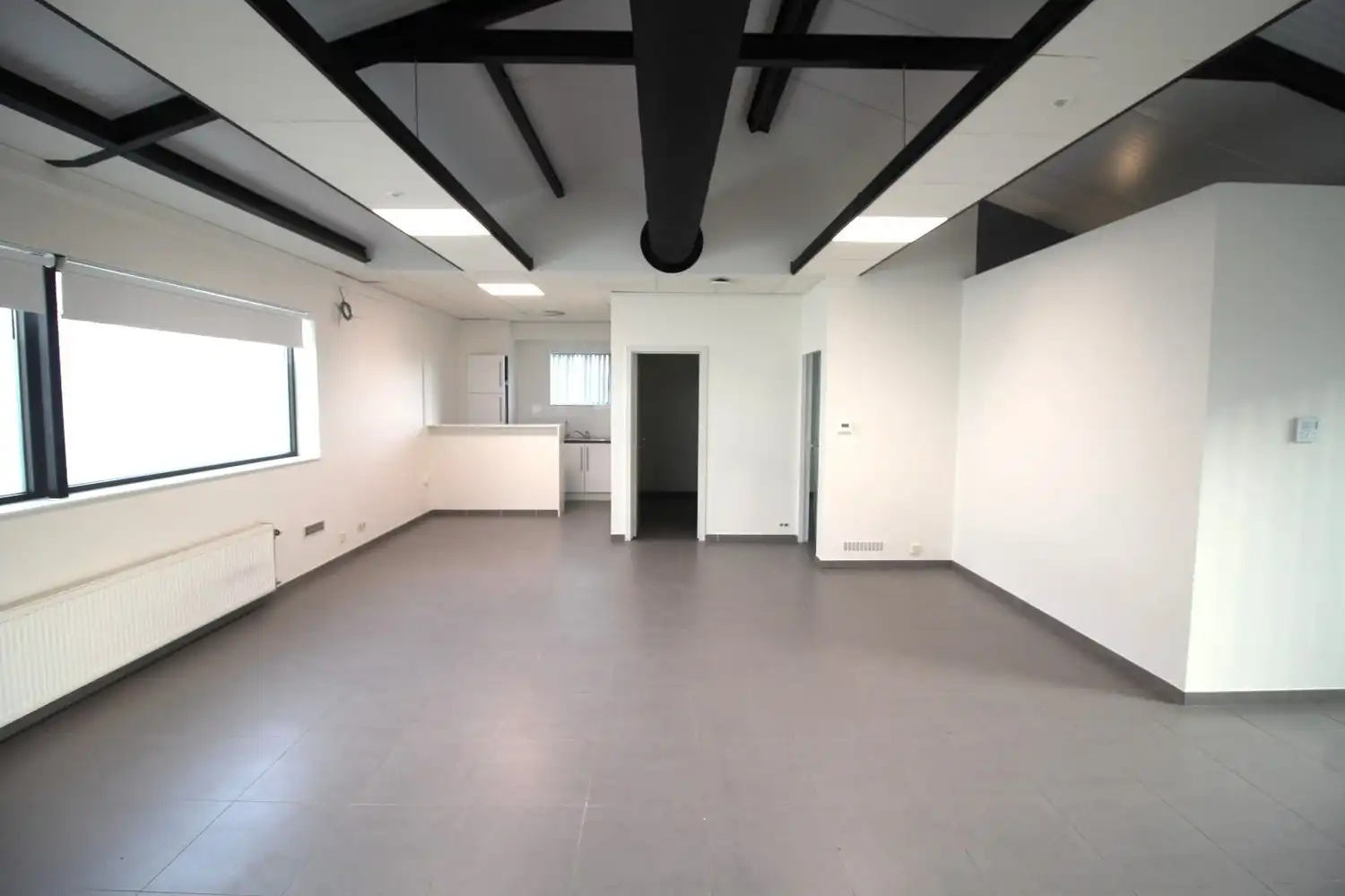 TE HUUR te huur Maldegem-Kleit | 150m² moderne en compleet uitgeruste kantoor- of praktijkruimte. foto 8