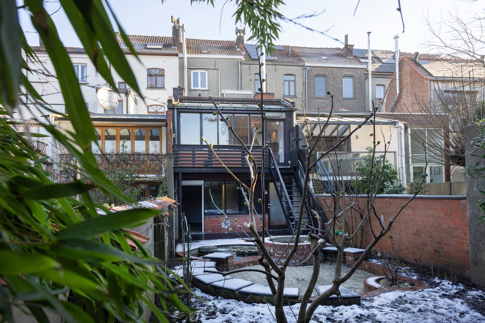 Te renoveren stadswoning met tuin en praktijkmogelijkheden. foto 4