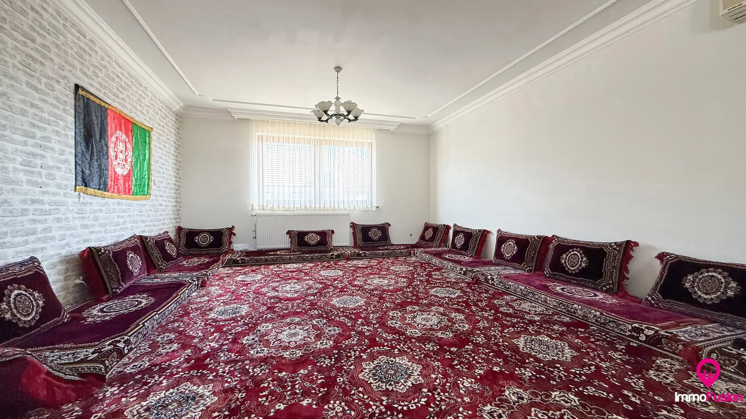 Ruim appartement met 3 slaapkamers en tuin nabij het centrum foto 3