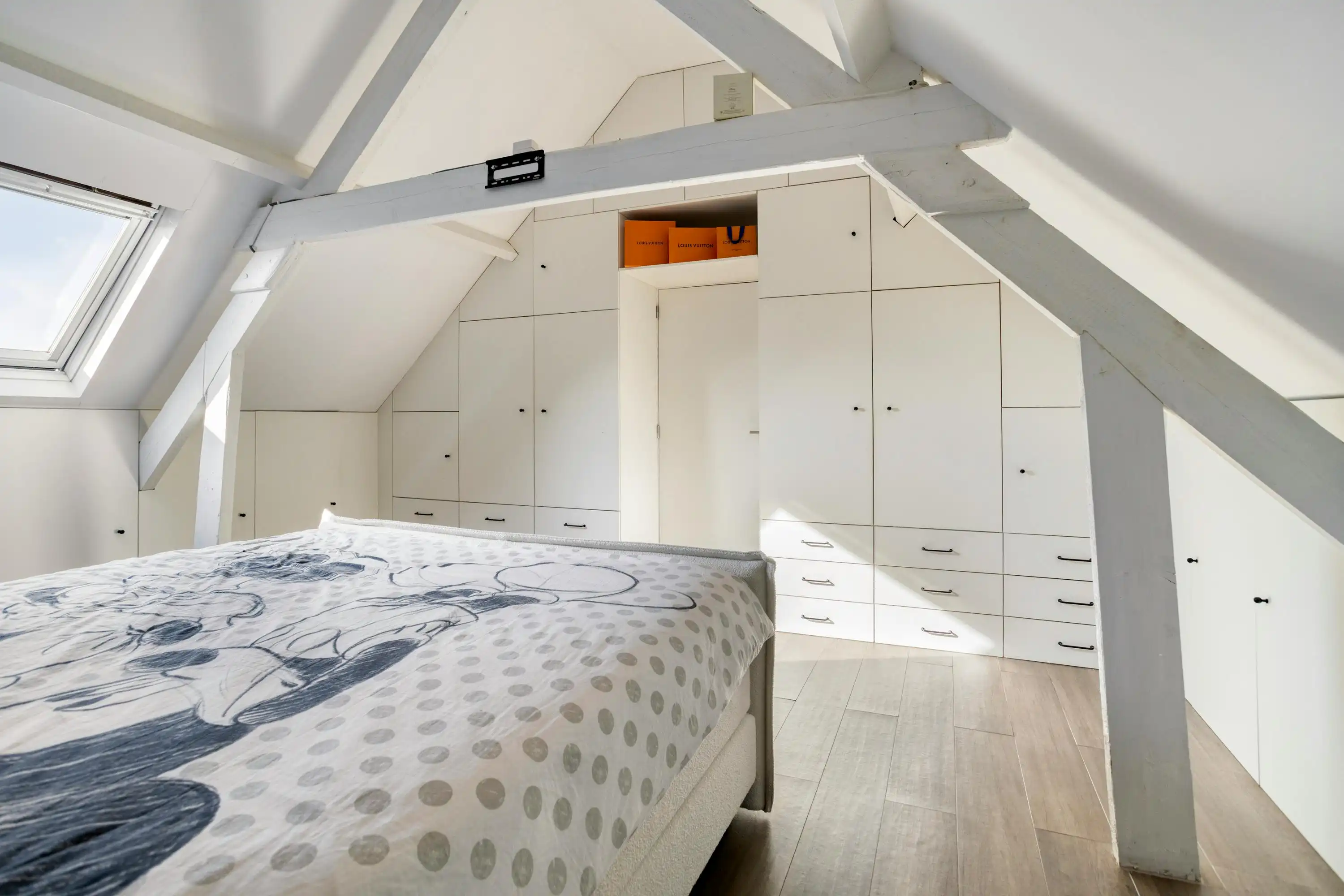 Ruime mooie woning met mogelijkheid tot handel (kapsalon) foto 18