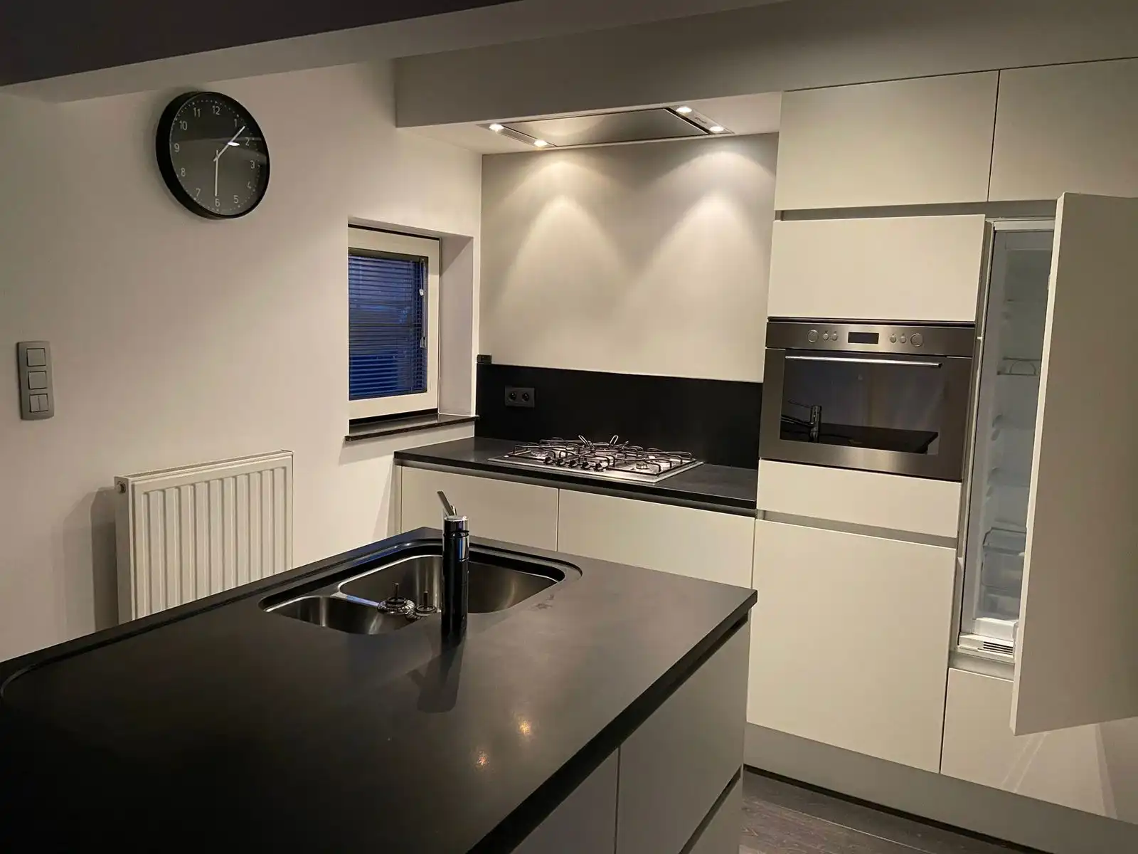 Mooie recente woning in doodlopende straat foto 6