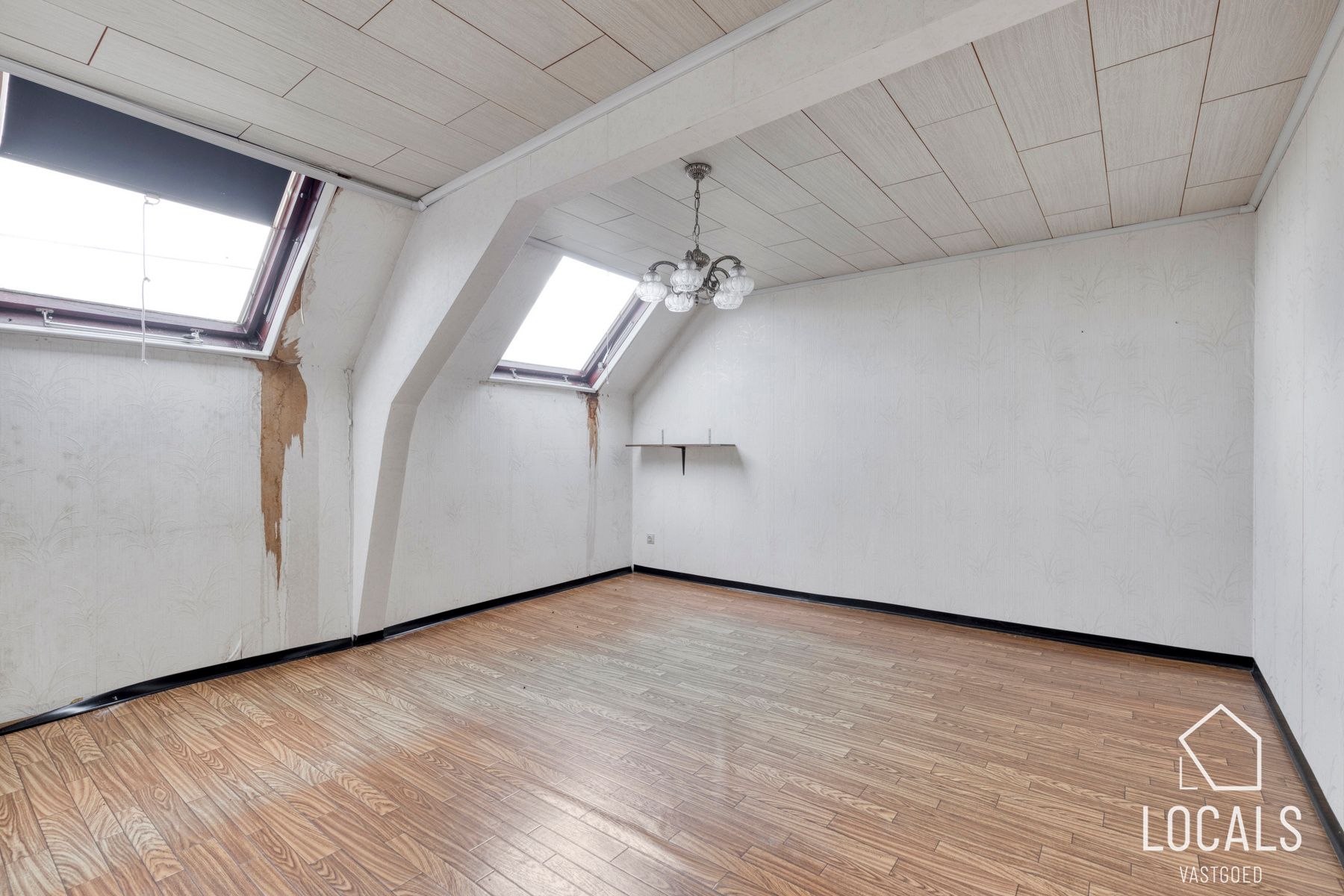 Rustig gelegen hoeve met bijgebouwen en veel potentieel foto 14