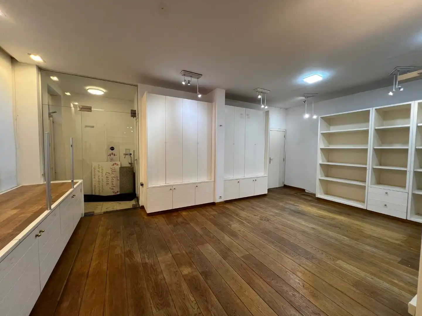 Handelsgelijkvloers nabij de Grote Markt te Ieper foto 5