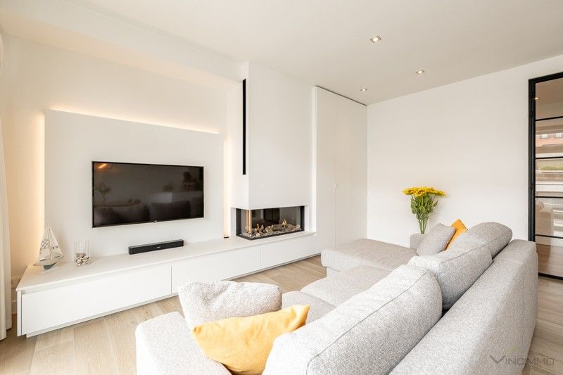 Stijlvol gerenoveerd appartement op een boogscheut van de zee en het winkelcentrum foto {{pictureIndex}}
