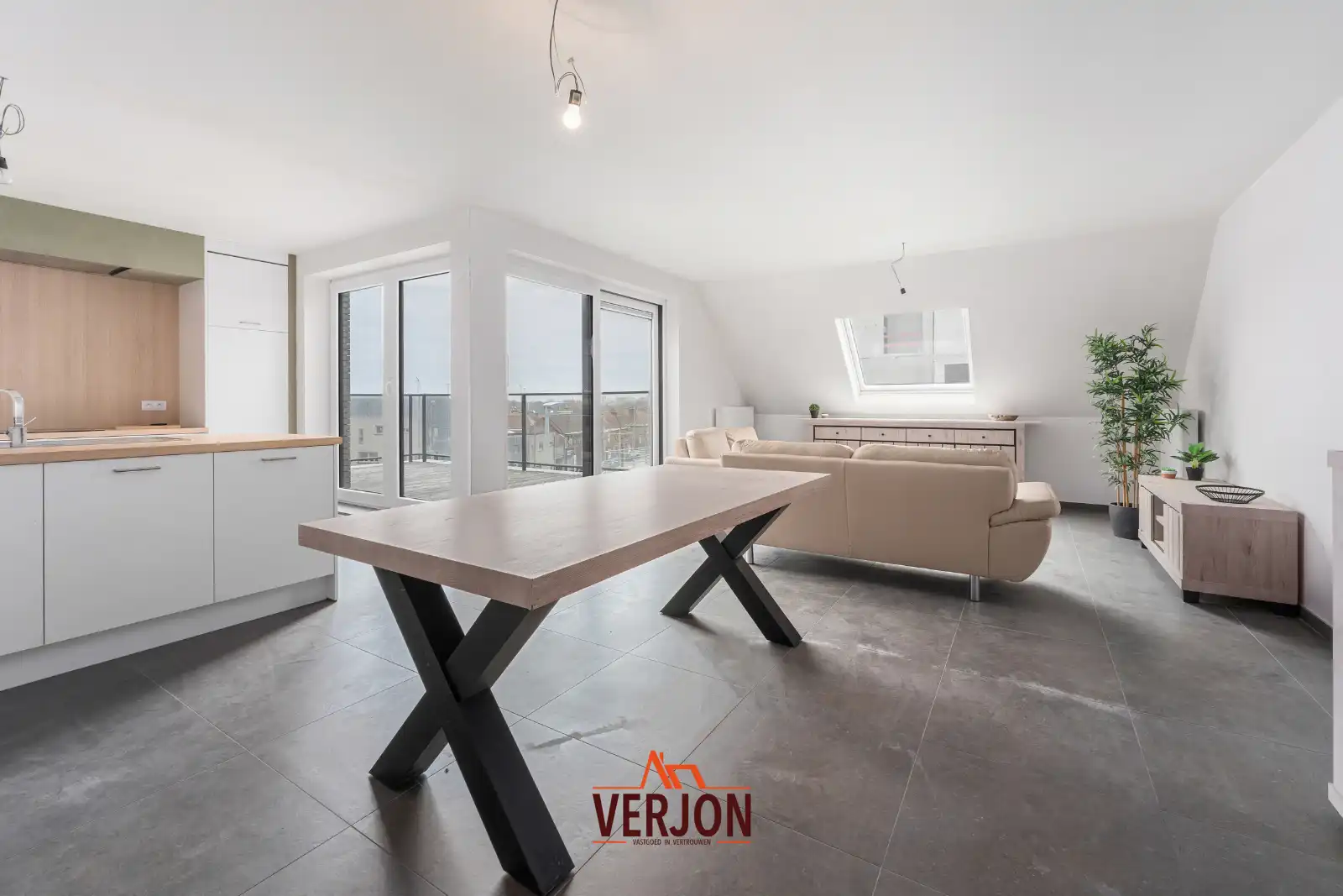 Ruim en lichtrijk penthouse nabij centrum Roeselare foto 3