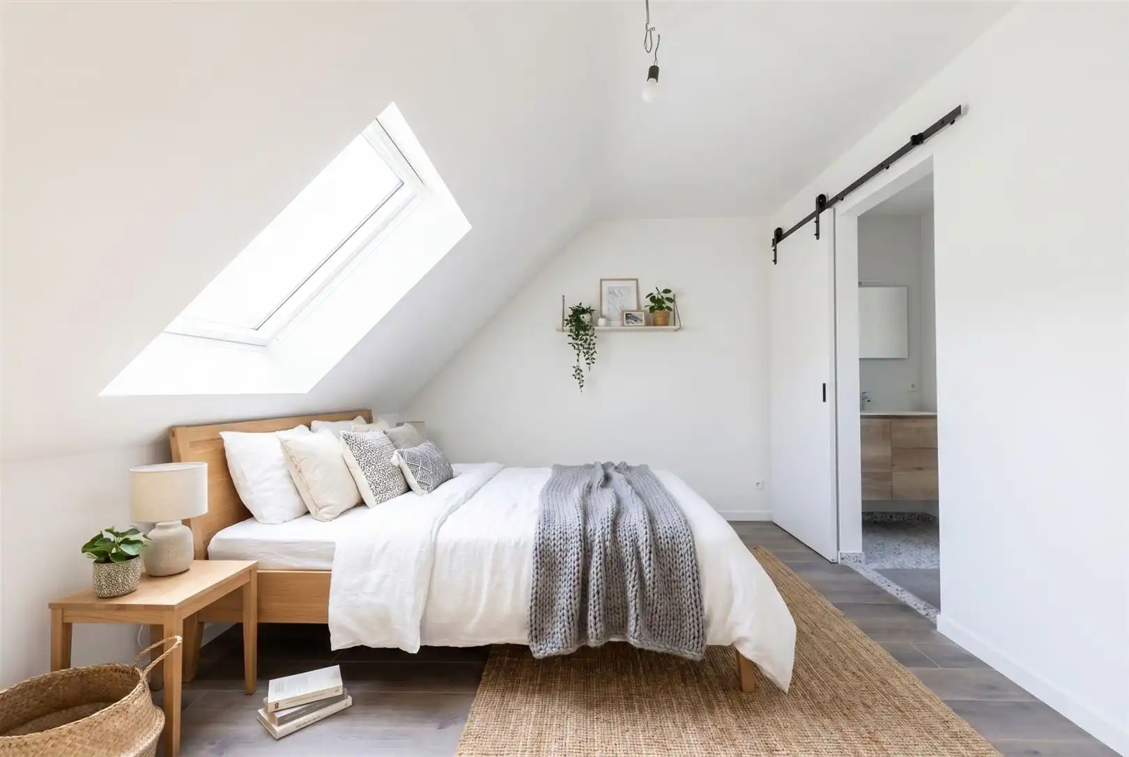 Volledig afgewerkte nieuwbouwwoning MOGELIJKS 6% BTW !! foto 17