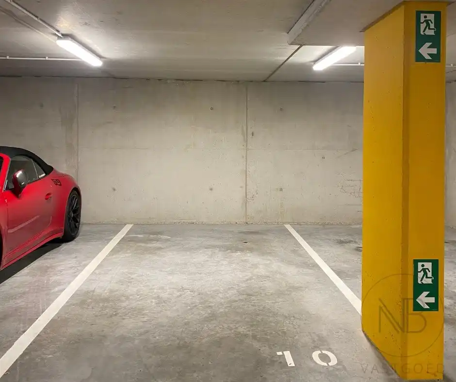 ONDERGRONDSE AUTOSTAANPLAATS STADSRAND HASSELT foto {{pictureIndex}}