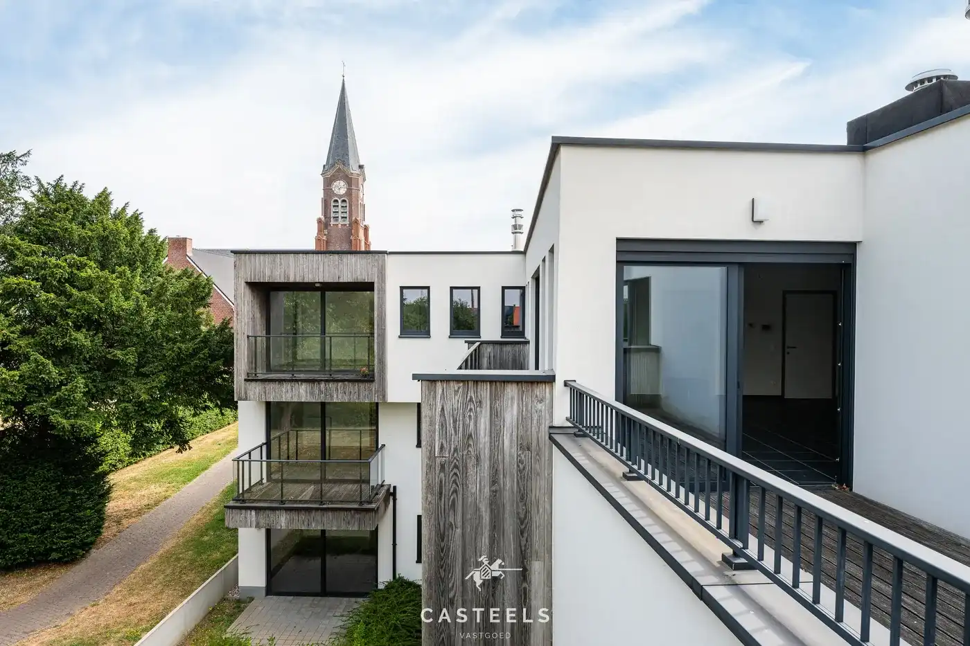 Rustig en lichtrijk appartement met terras in Kluisbergen foto {{pictureIndex}}