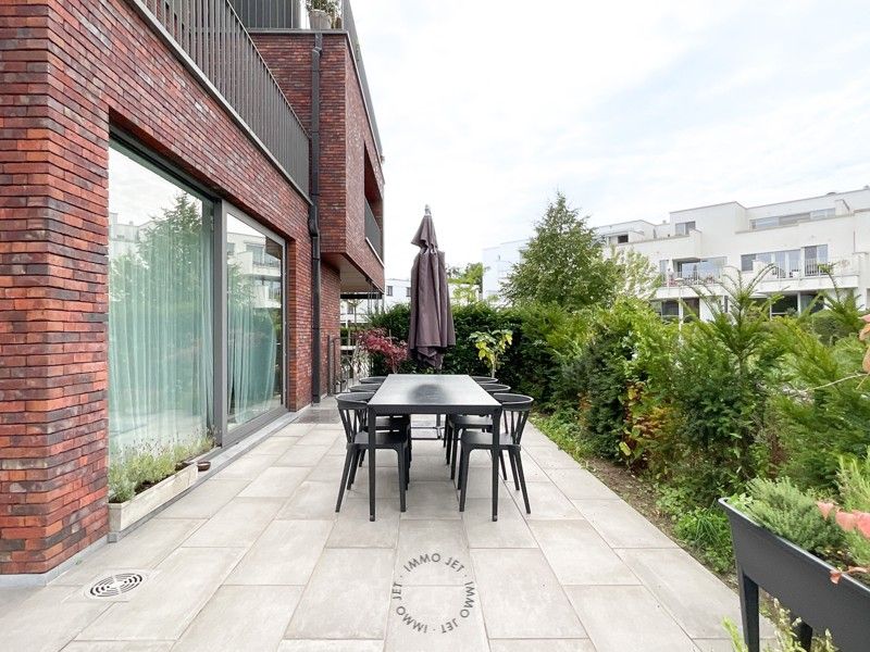 Gelijkvloersappartement in rustige wijk met grote private tuin, twee tot drie slaapkamers foto 15