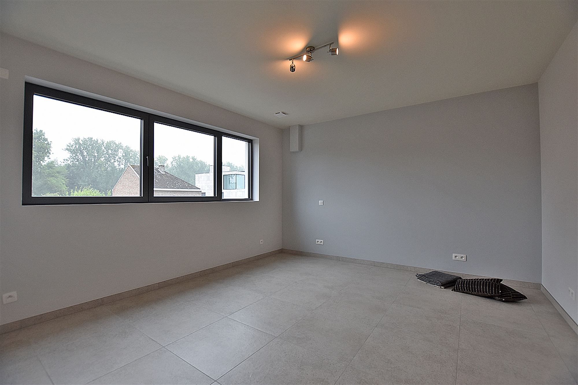 Instapklaar APPARTEMENT (1ste verdieping) met 2 slaapkamers, ruim terras en grote garage (2)  foto 20