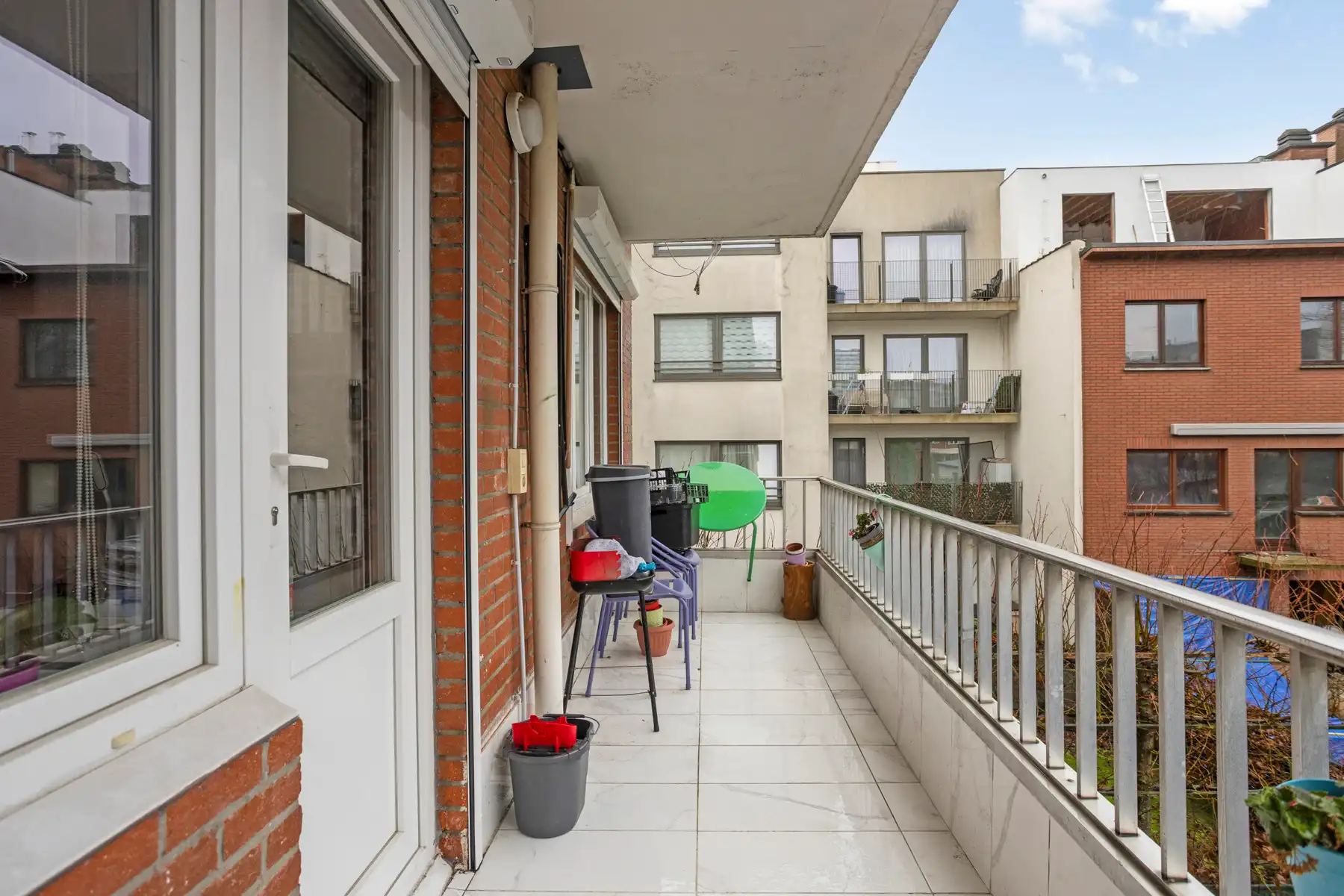 Ruim instapklaar appartement met parking foto 20