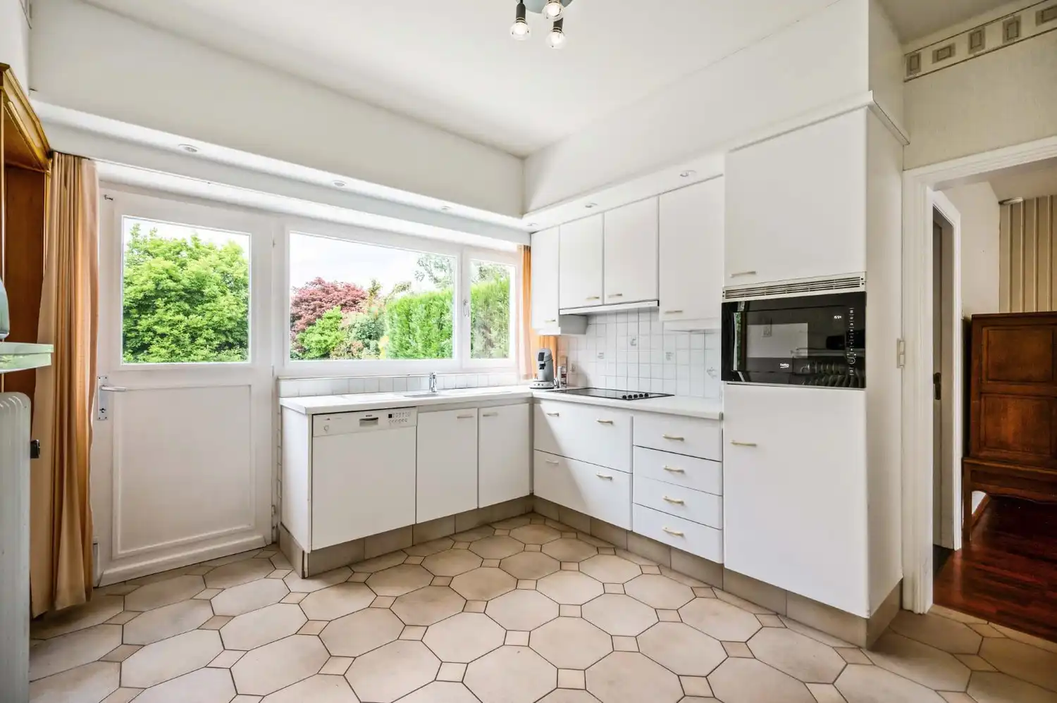 RUIME WONING MET 4 SLK EN GARAGE OP PERCEEL VAN 1.625 m²! foto 8