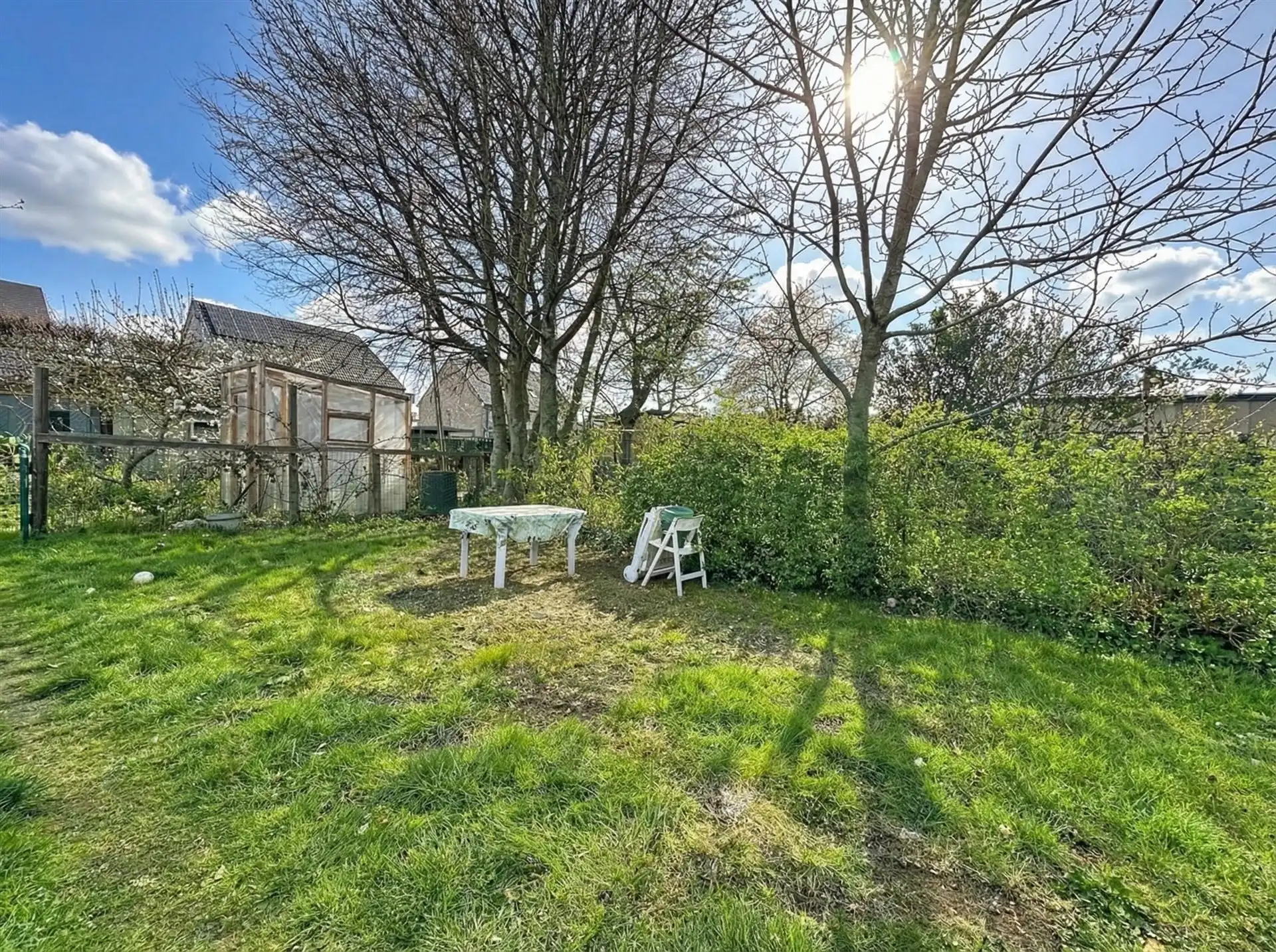 Energiezuinige gezinswoning met 6 slaapkamers en riante tuin in hartje Kruibeke! foto 5
