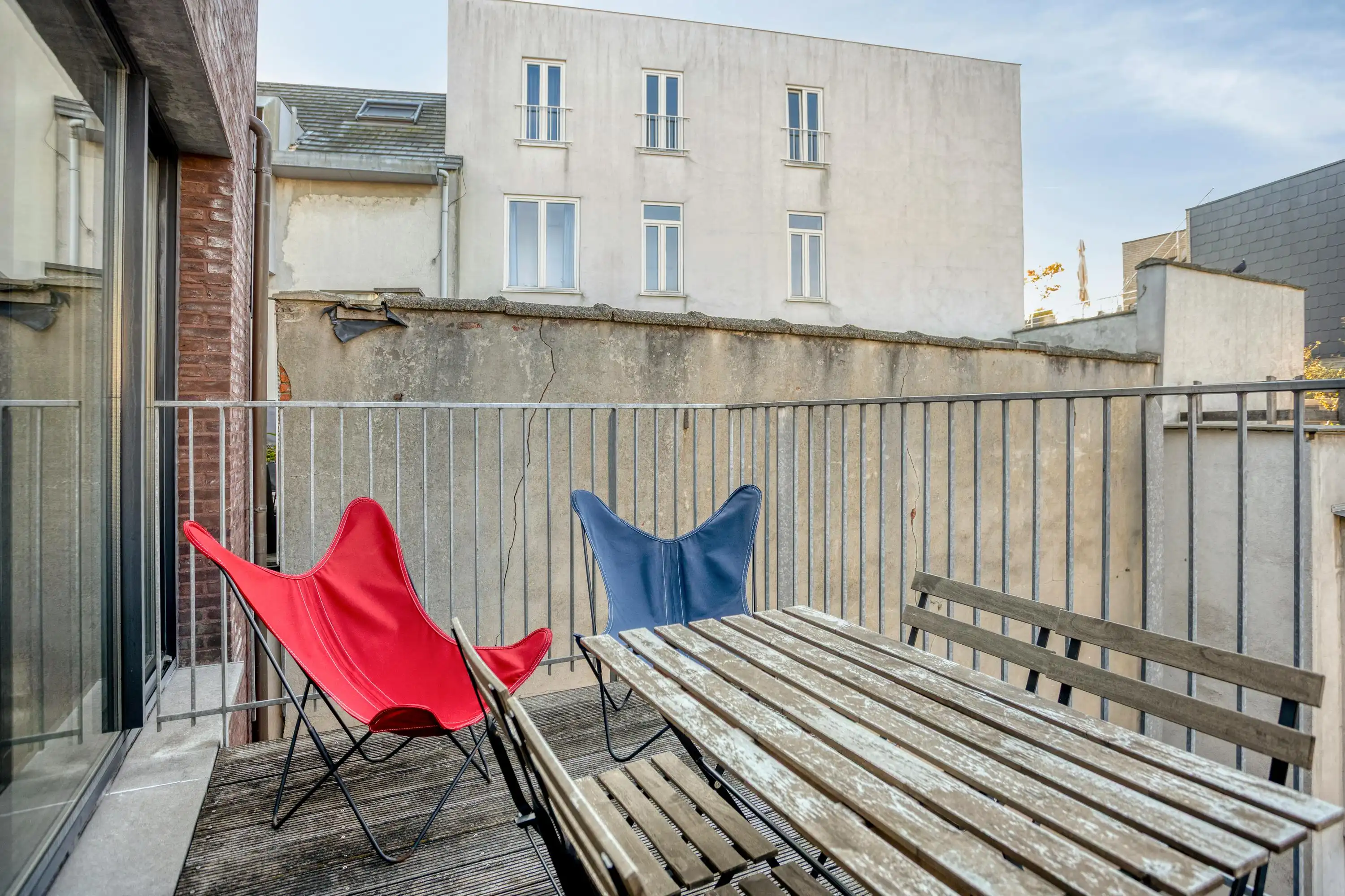Lichtrijk appartement met terras te koop te Antwerpen Zuid! foto 4