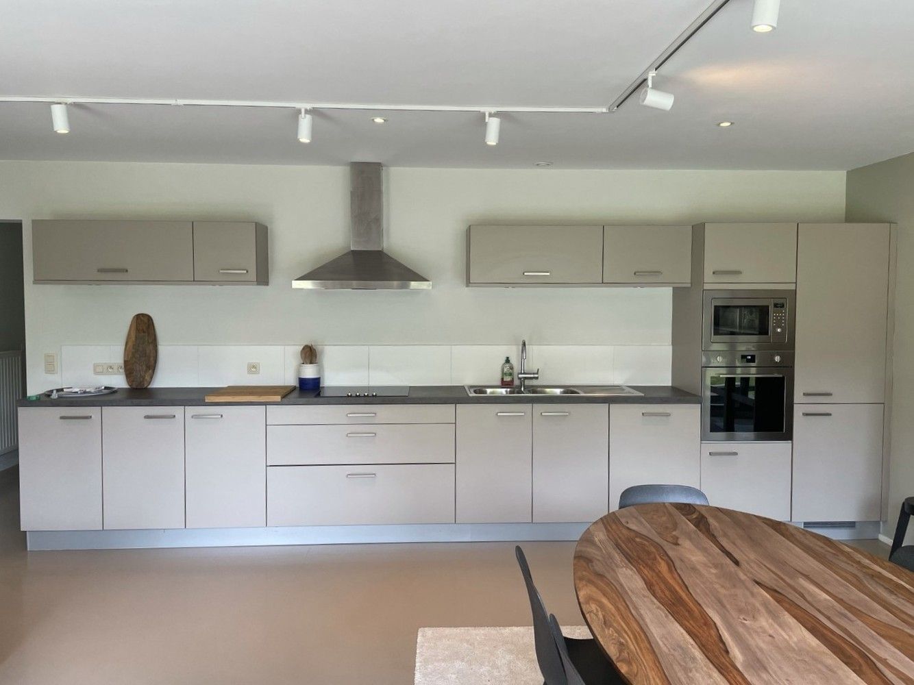 Instapklaar gelijkvloers appartement met tuin, garagebox en staanplaats nabij Groot Begijnhof foto 6