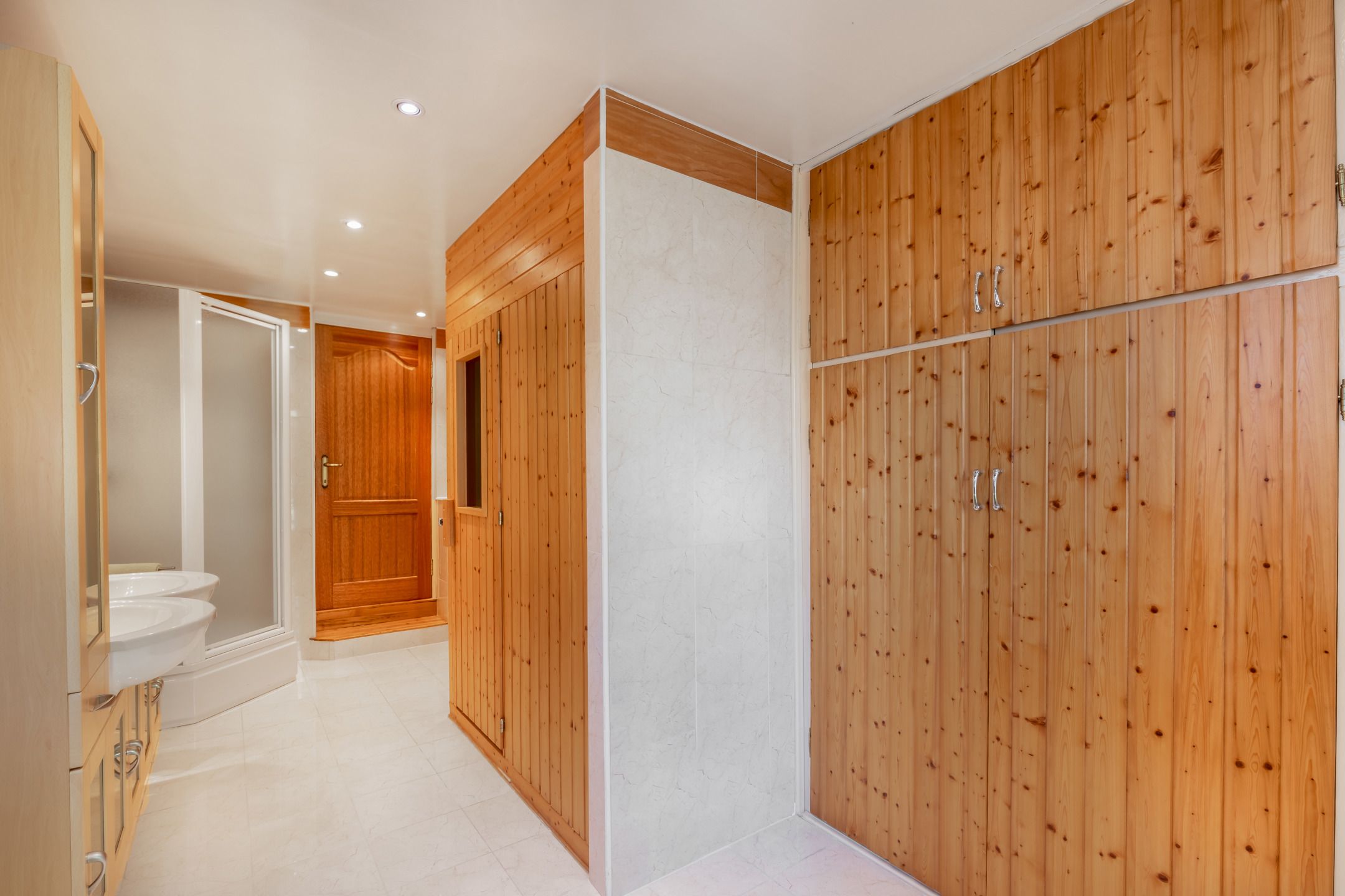 Gerestaureerd zeer ruime luxe herenhuis omgeving stadspark foto 24