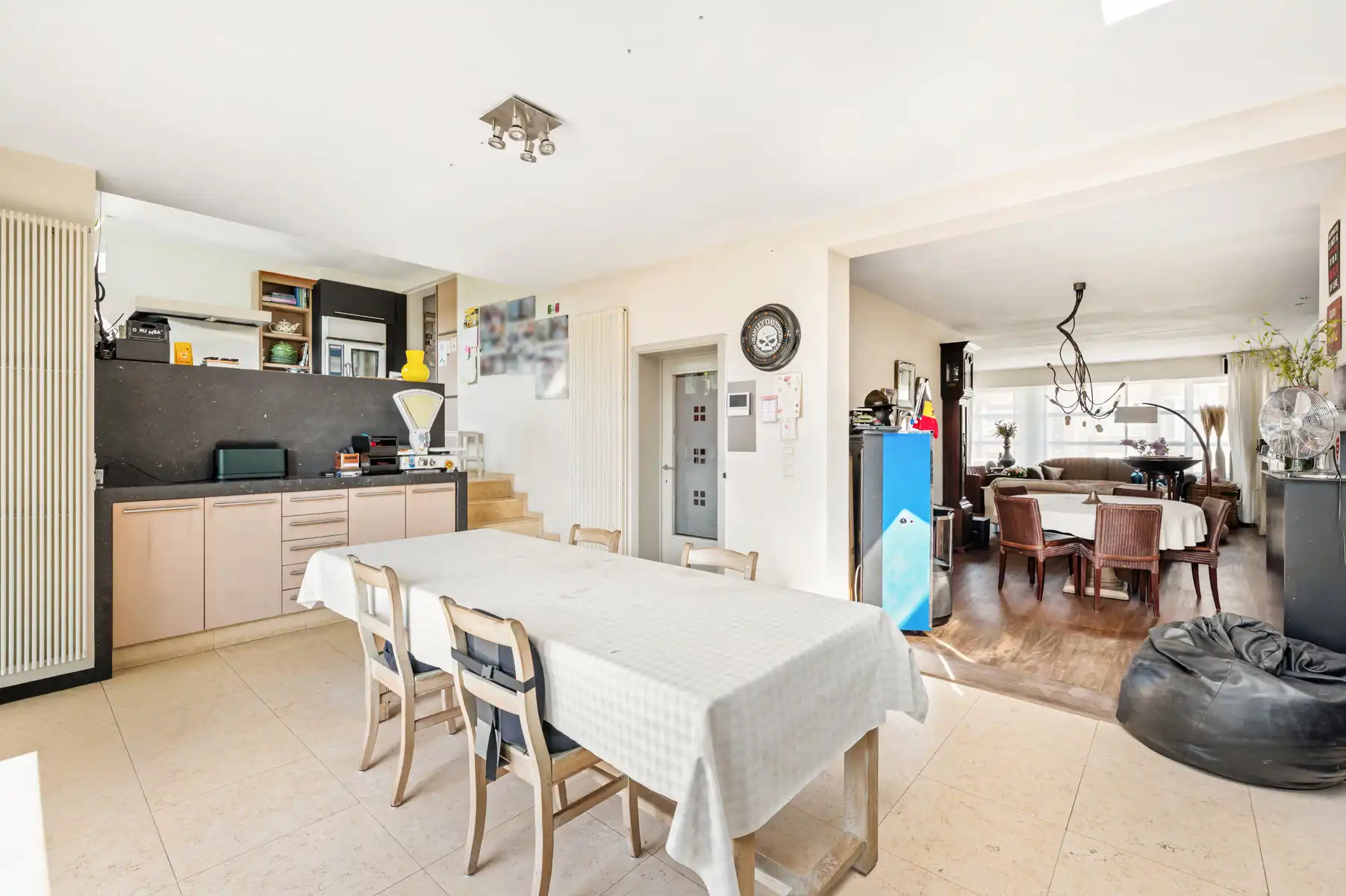 Grote woning met tal van mogelijkheden foto 2
