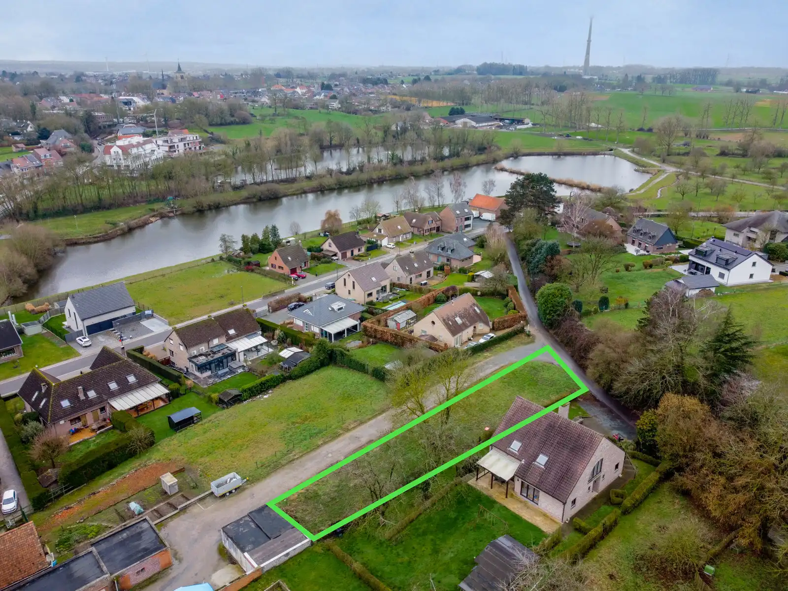 Bouwgrond voor open bebouwing in super rustige straat foto 2