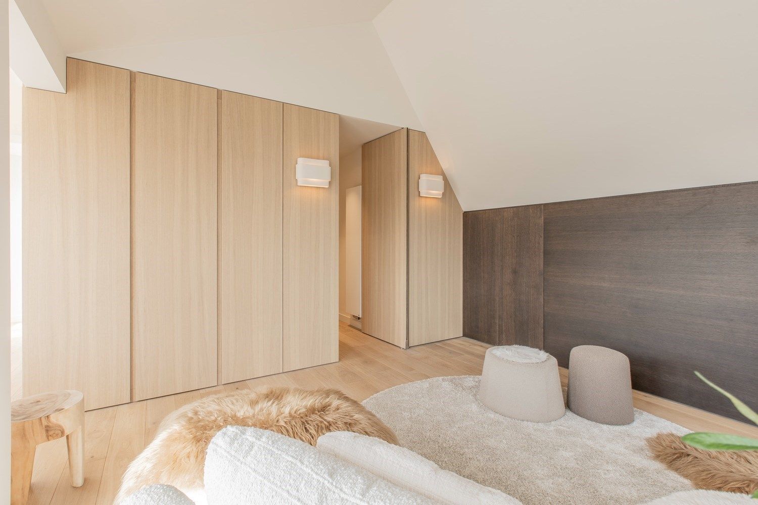 Lichtrijk penthouse appartement met aangename zonneterrassen op amper 50m wandelafstand van de Zeedijk-Albertstrand. foto 4