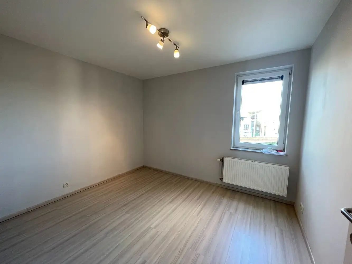 Aangenaam, lichtrijk appartement met overdekt terras en garage foto 16