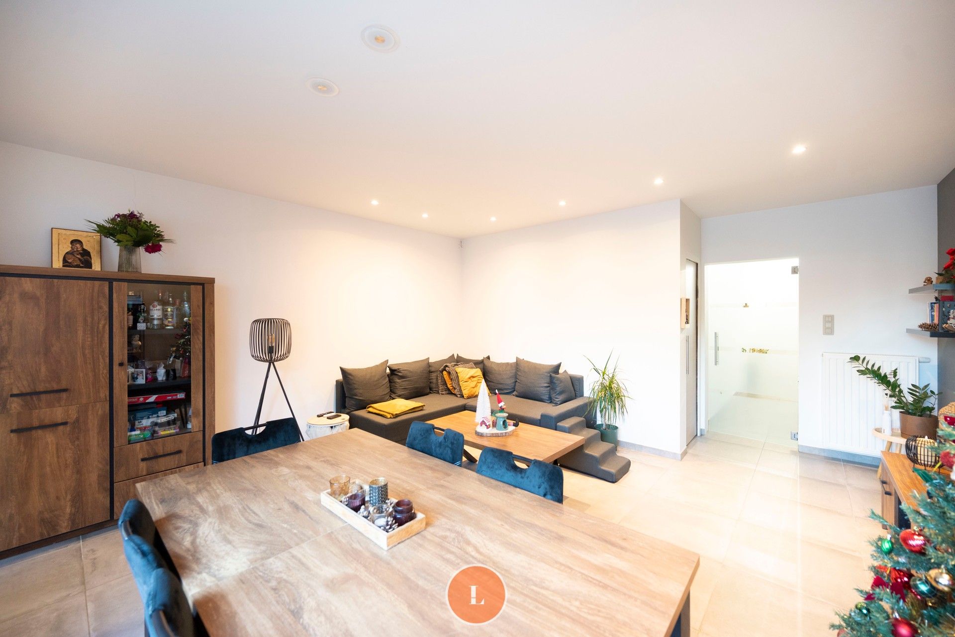 Instapklare gezinswoning met garage en tuin in Wevelgem. foto 4