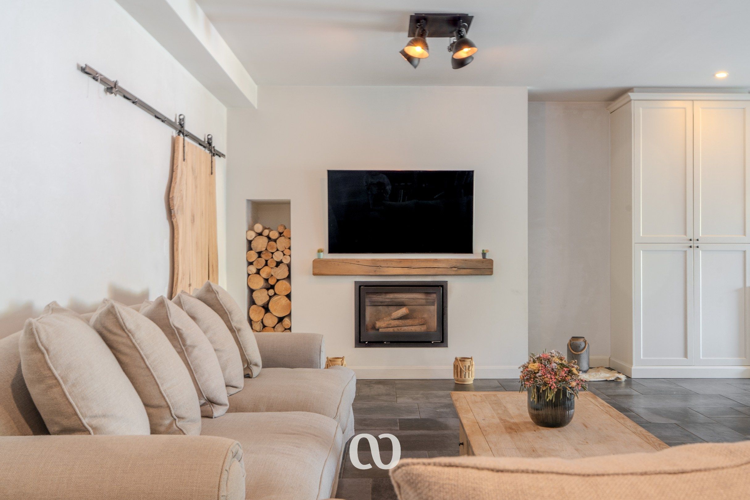 Prachtig gerenoveerde herenwoning met zeer veel ruimte foto 6