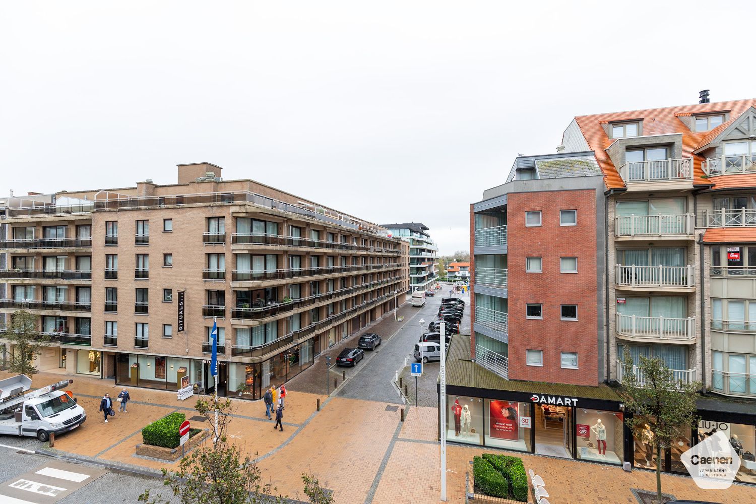 Fantastisch gerenoveerd appartement met 3 slaapkamers en open zicht foto 17