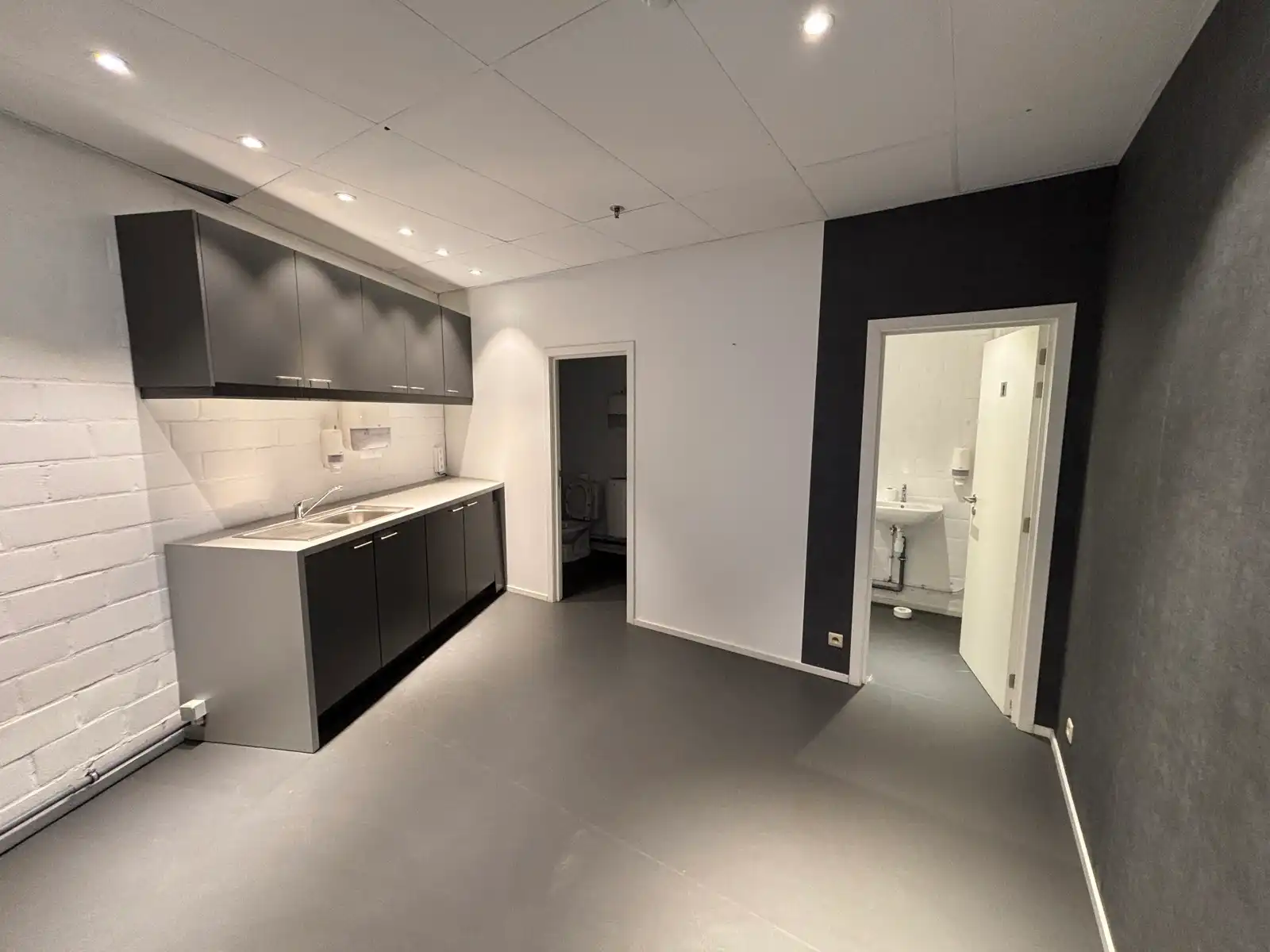 Winkelruimte +- 850 m² op toplocatie Kortrijksesteenweg foto 8