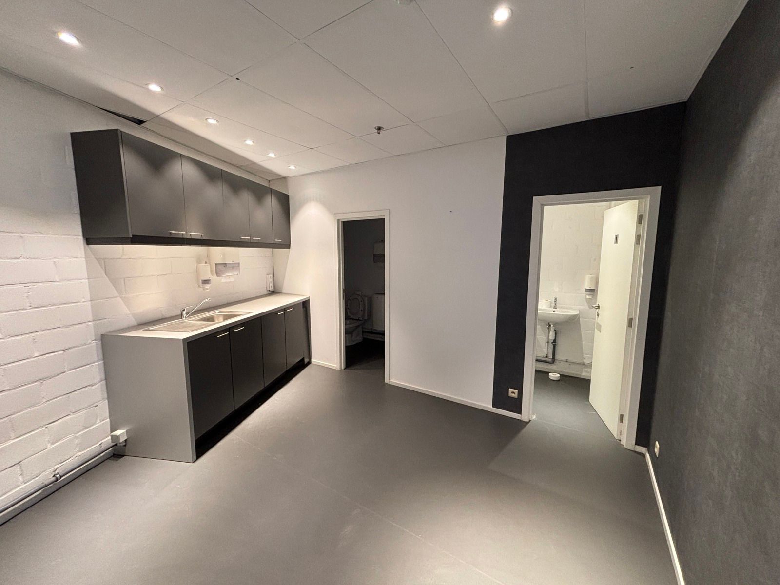 Winkelruimte +- 850 m² op toplocatie Kortrijksesteenweg foto 8