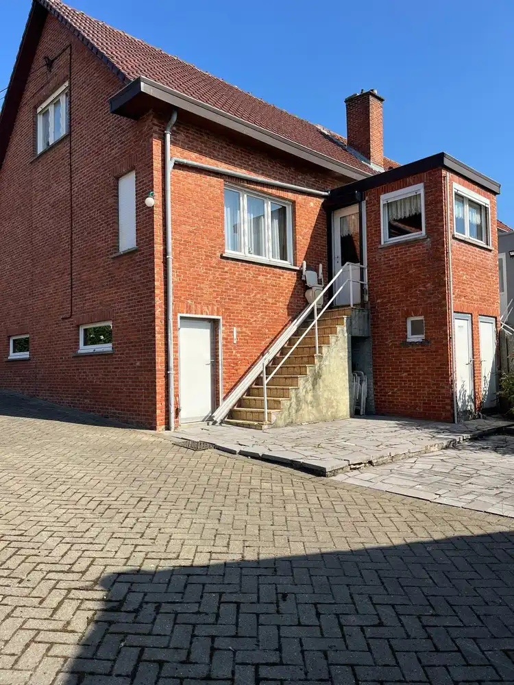 Mooie halfopen bebouwing met grote tuin foto 3