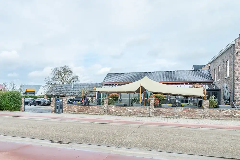 Brasserie met B&B Sint Pieter in het hart van Rekem foto 33