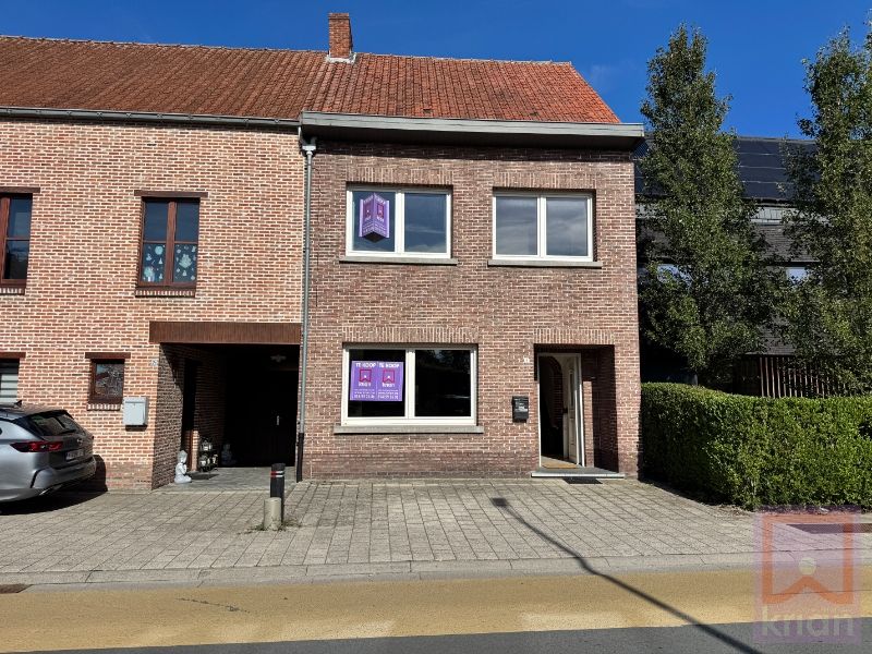 Hoofdfoto van de publicatie: Ruime energiezuinige woning met 3 slpks, zolder, veranda, kelder en magazijn
