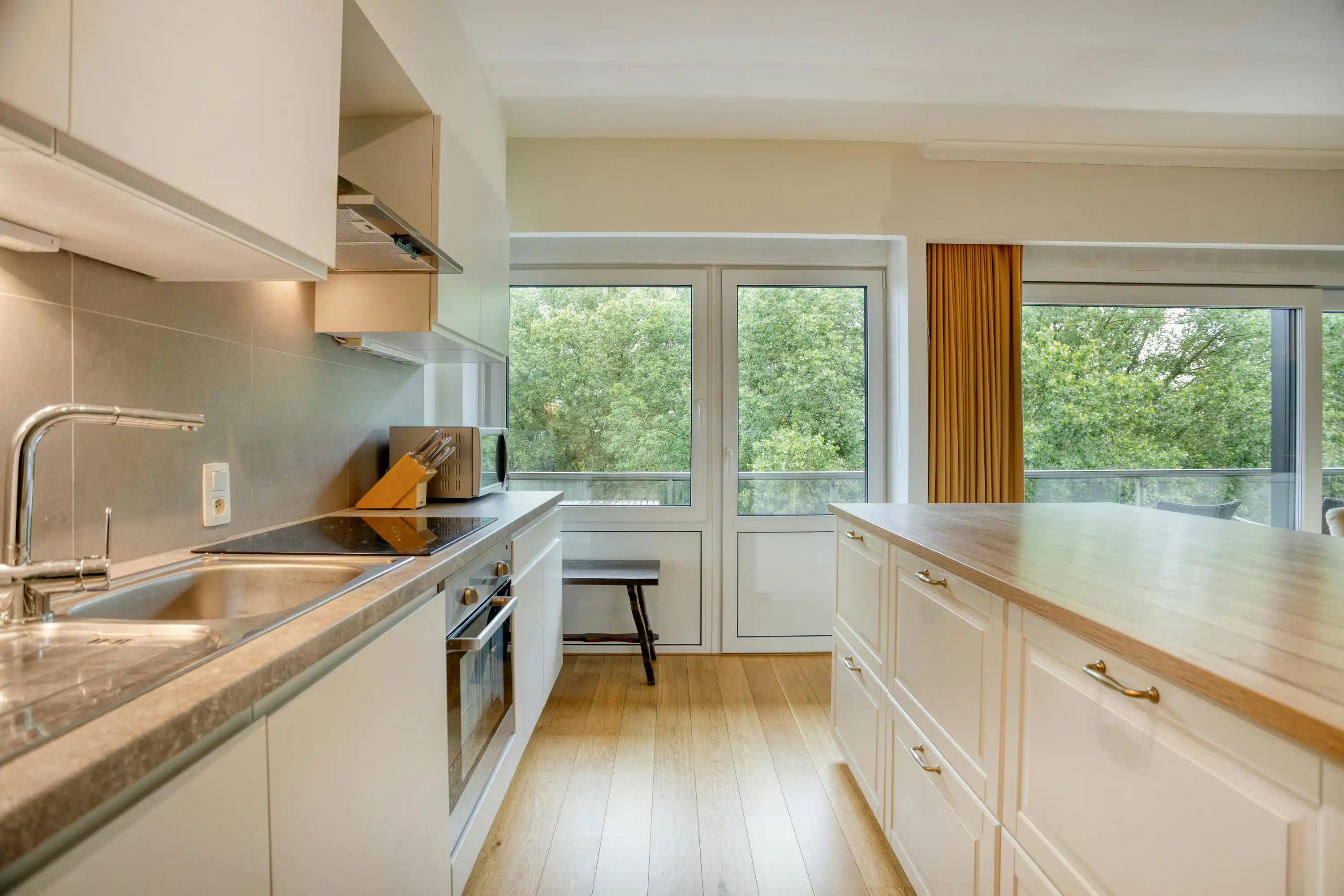 Instapklaar 2-slaapkamerappartement met twee terrassen foto 6