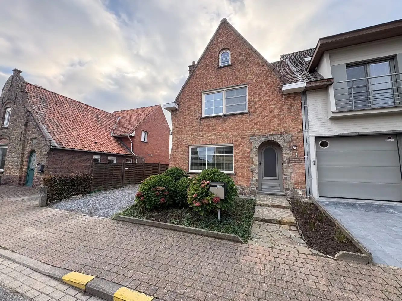 Charmante, gerenoveerde halfopen woning met tuin + garage foto 20