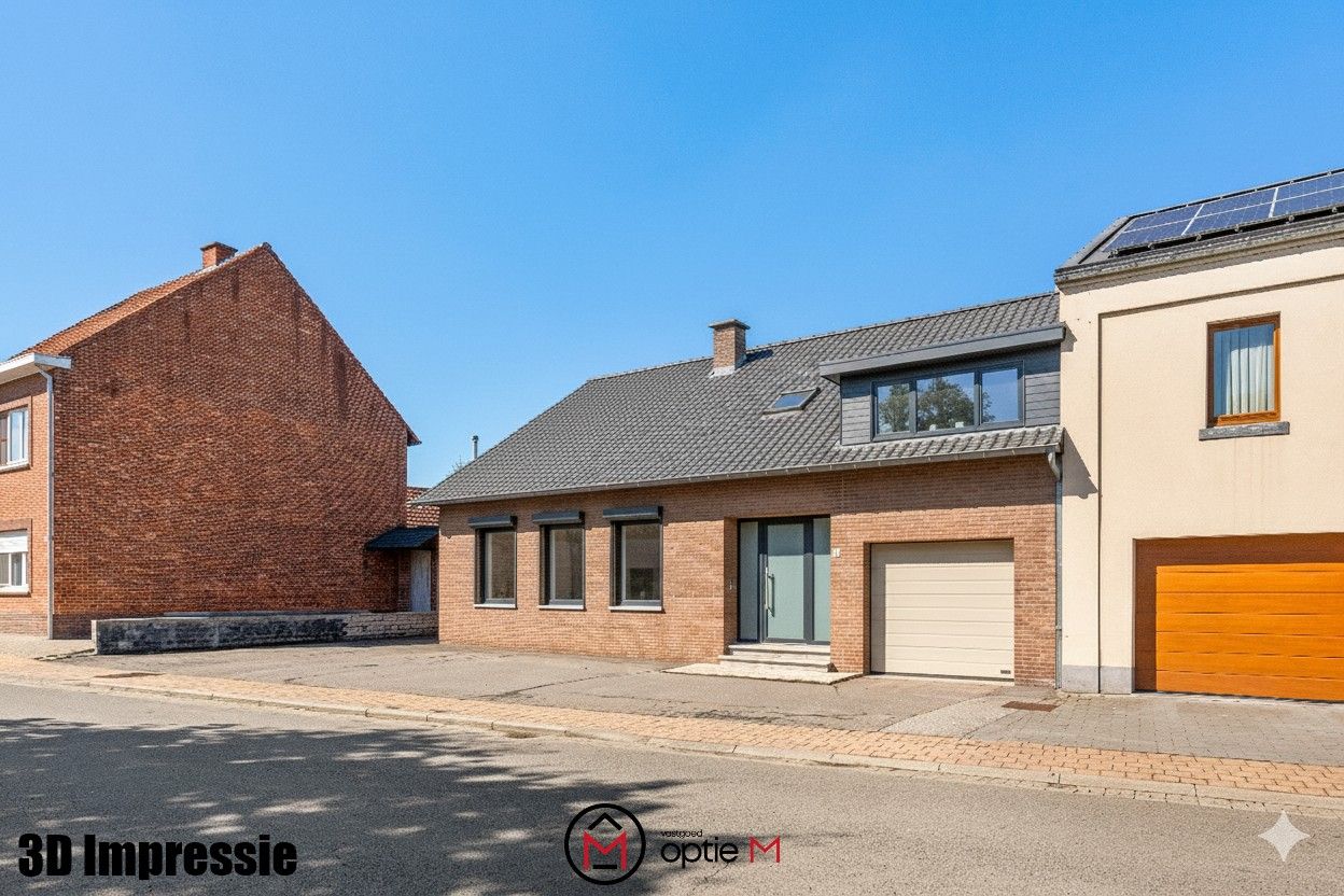 Te renoveren woning met ruim werkhuis foto 2