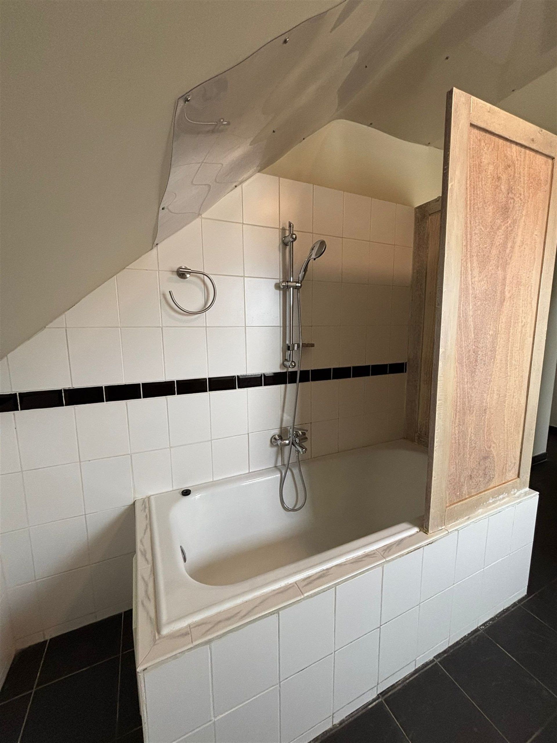 Ruim en lichtrijk duplex appartement met 3 slaapkamers en garage foto 17