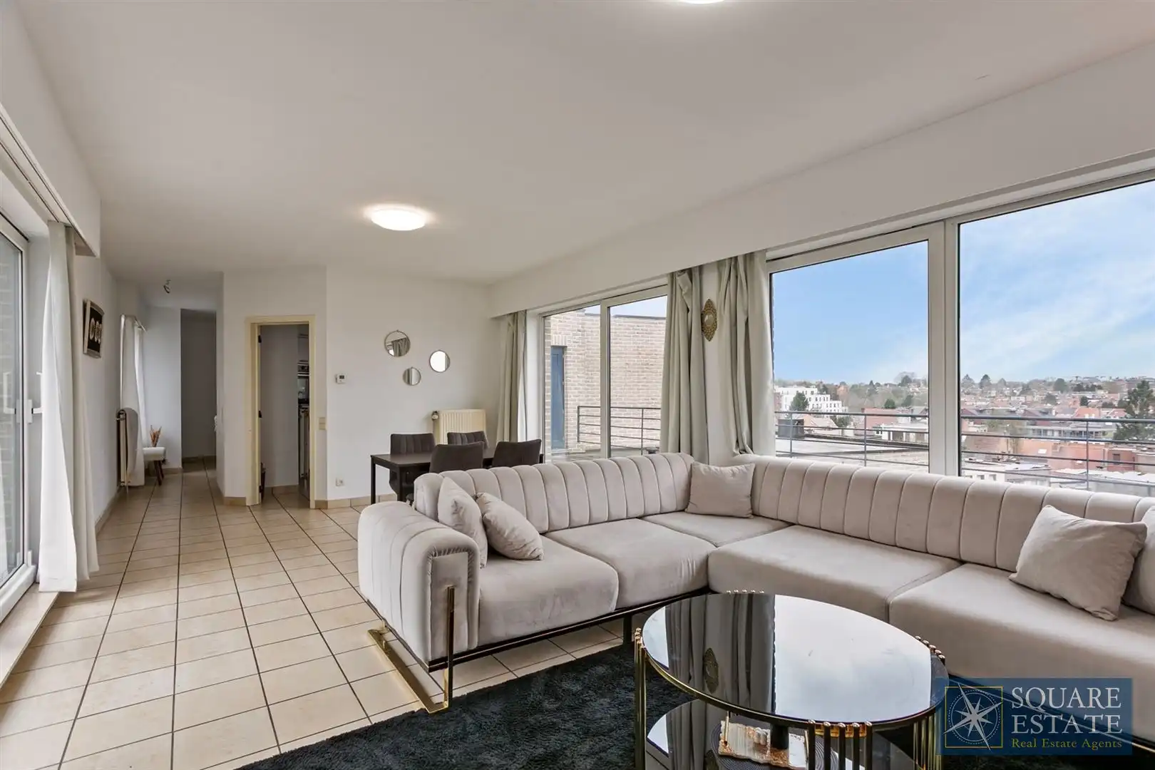 Penthouse appartement met twee slaapkamers en groot terras foto 3