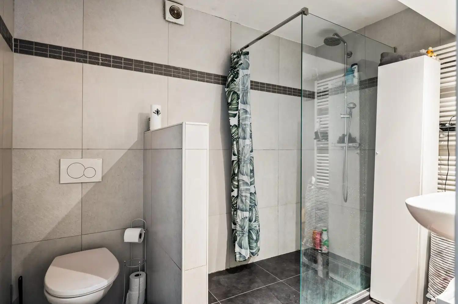 Ruim hoekappartement met veel lichtinval en autostaanplaats! foto 14