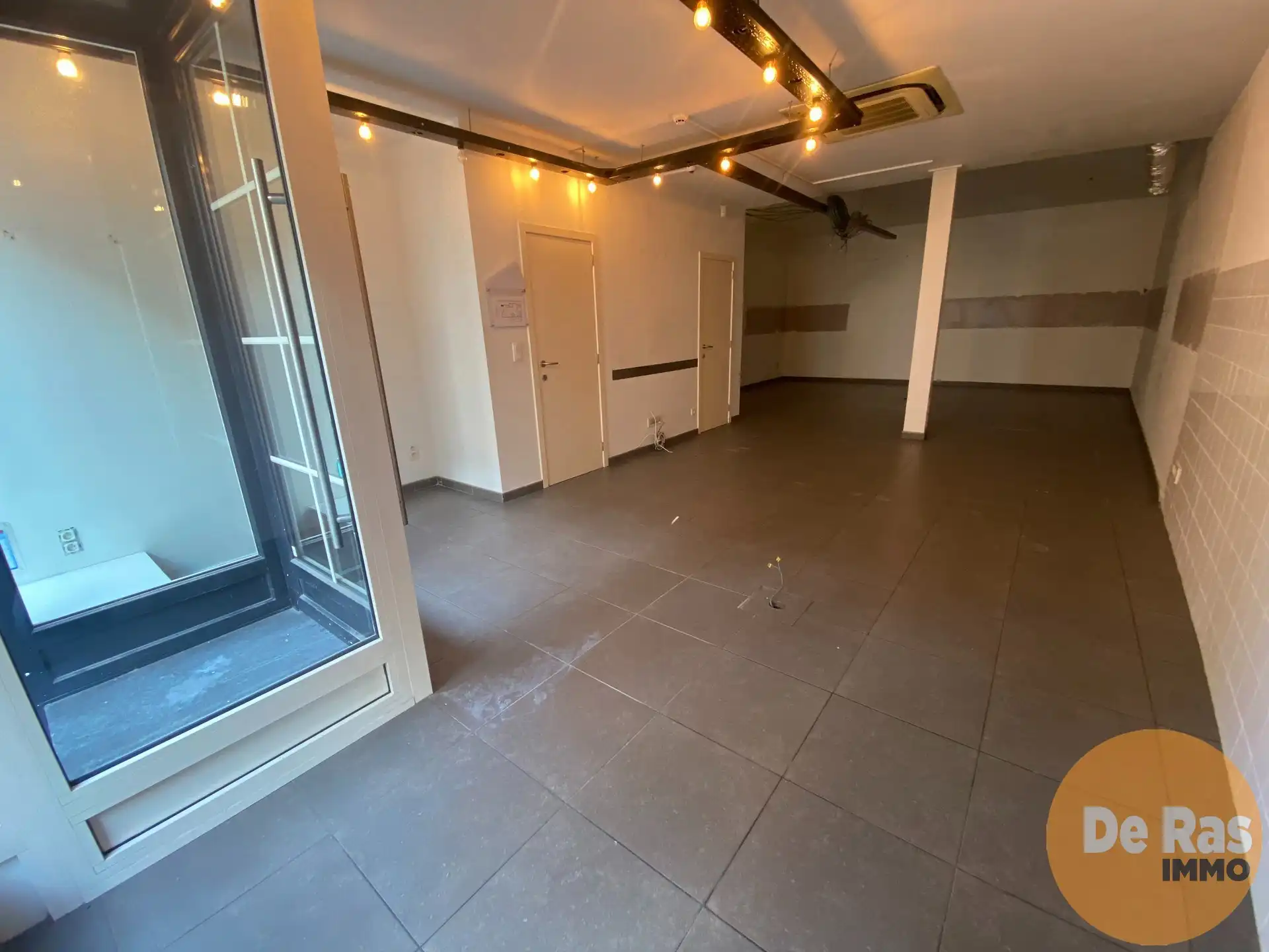 AALST - Commerciële ruimte pal in het centrum foto 3