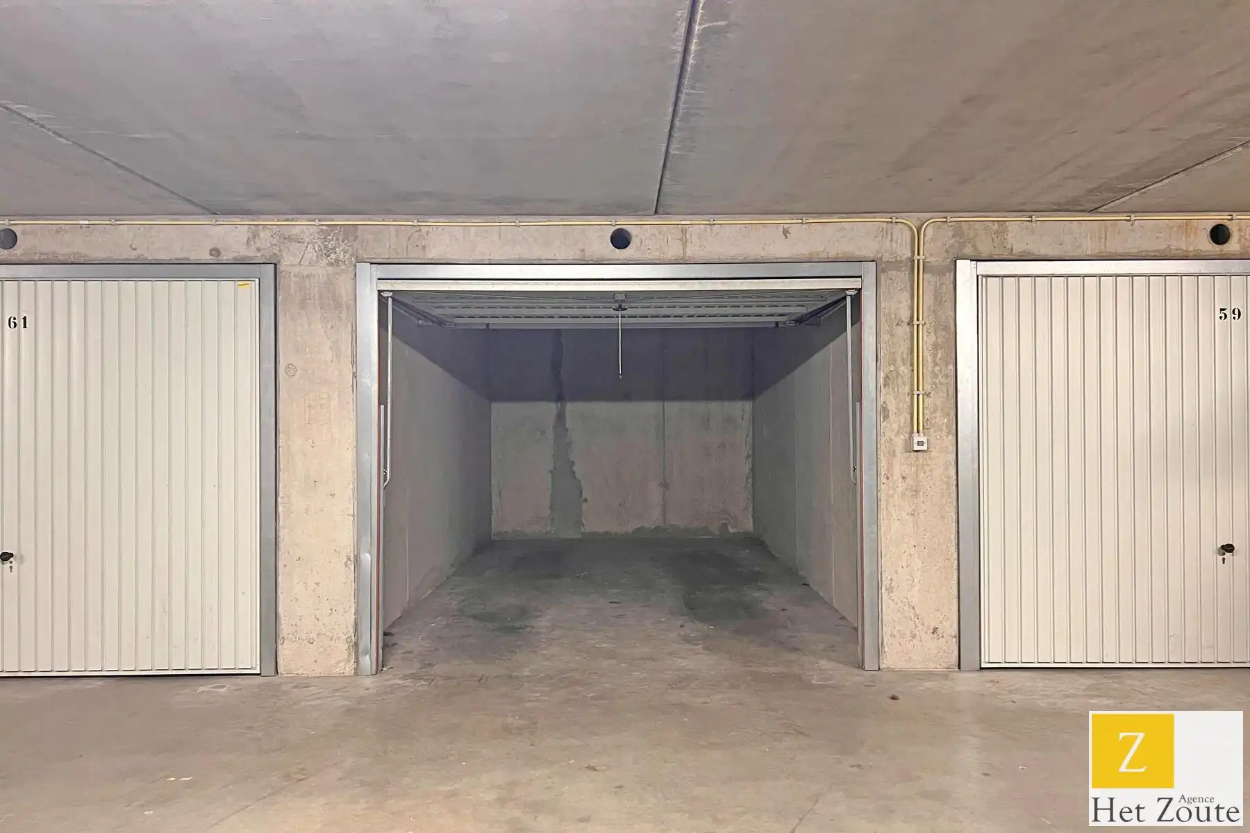 Ruime garagebox aan de minigolf in Knokke-Het Zoute foto 3