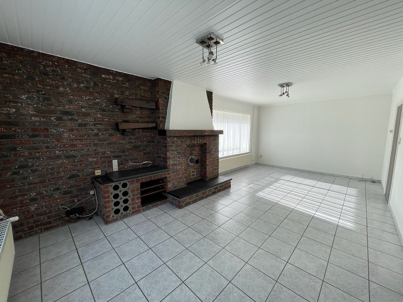 Genk, Gansenwijer 12. Ruime woning met 4 slaapkamers, bureau, veranda, garage, tuinhuis en grote tuin op een perceel van 27a 08ca. foto 11